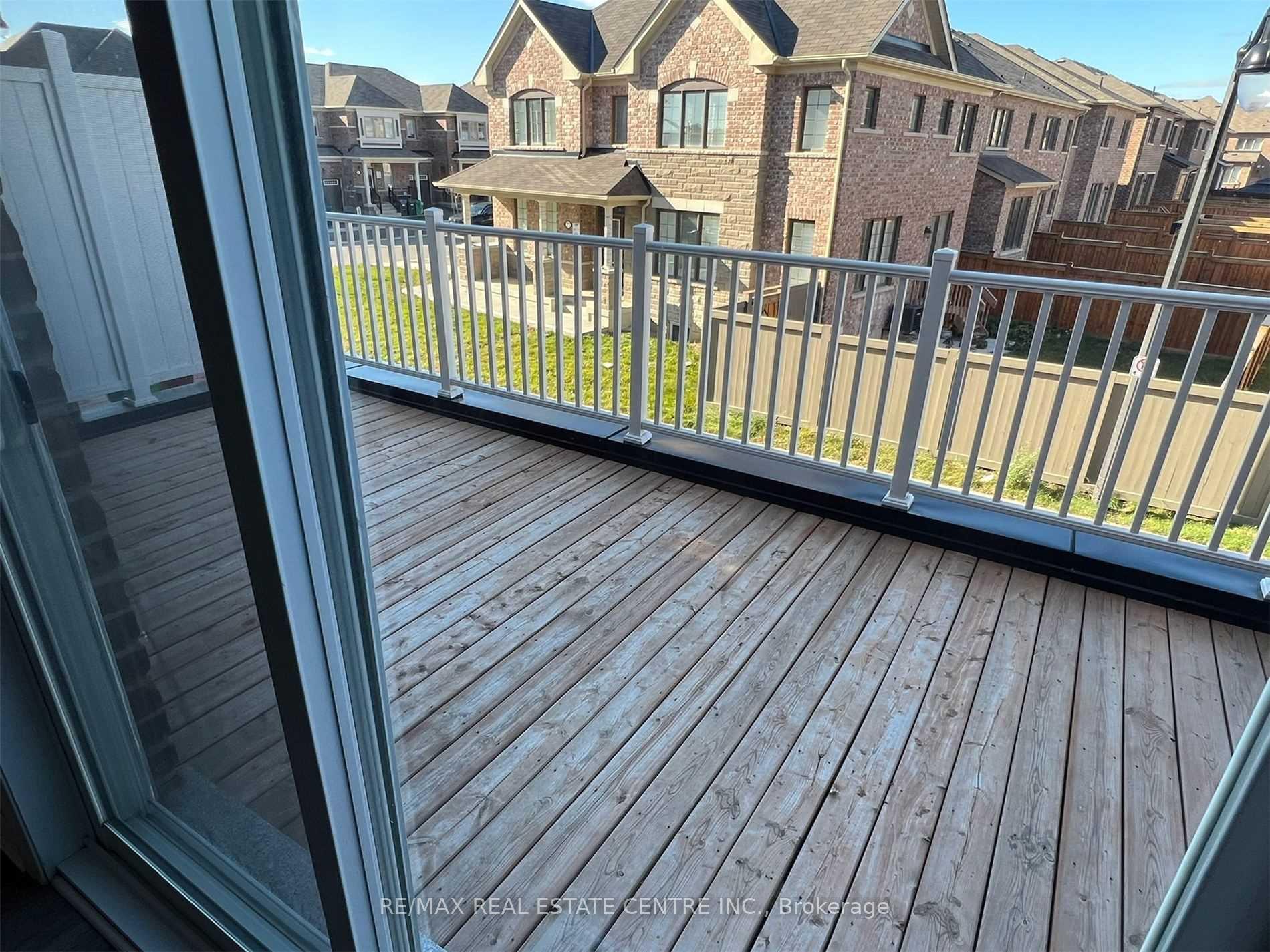 Photo 5 of 462 Remembrance Road, Brampton, Northwest Brampton — HOMEH