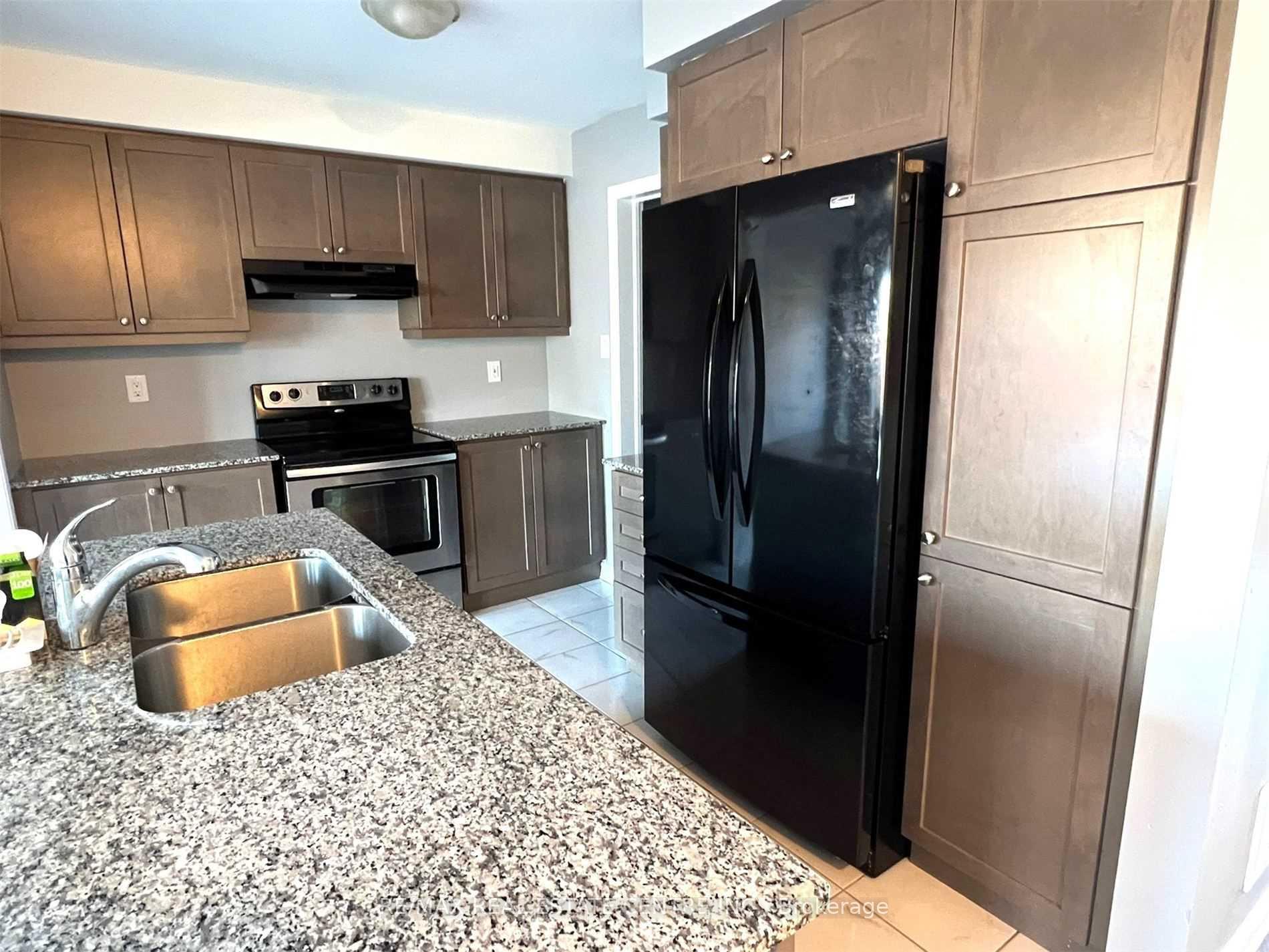 Photo 11 of 462 Remembrance Road, Brampton, Northwest Brampton — HOMEH