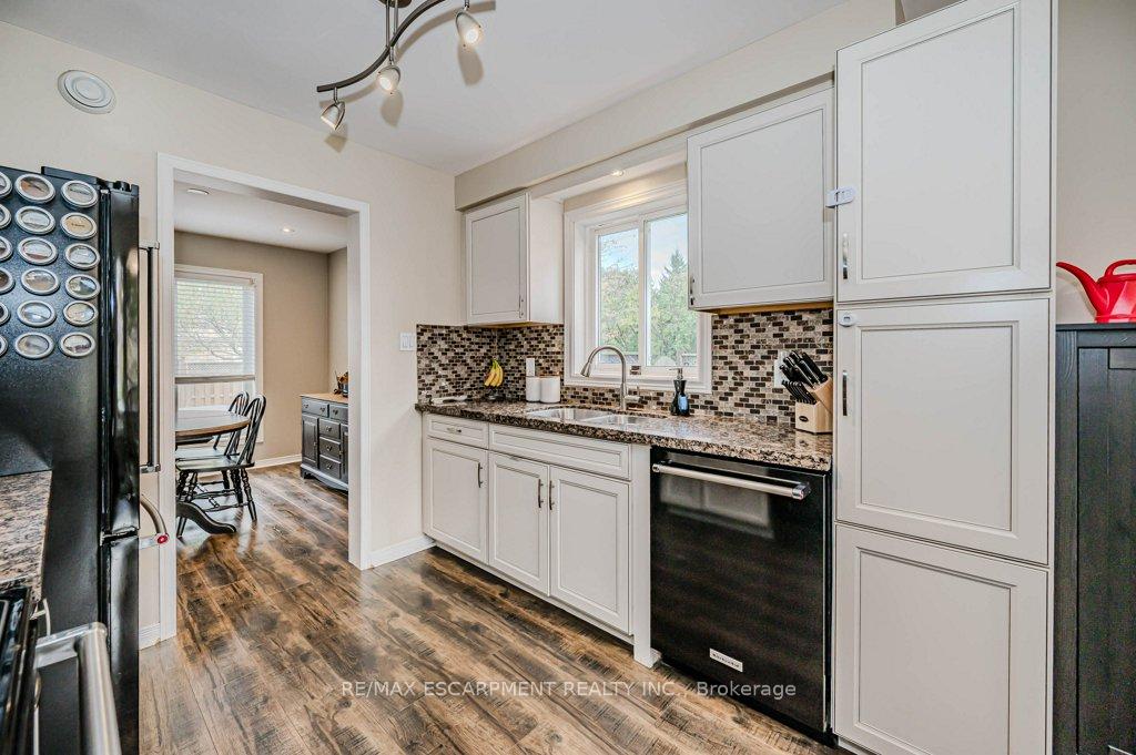Photo 5 of 633 Amelia Crescent, Burlington, Appleby — HOMEH