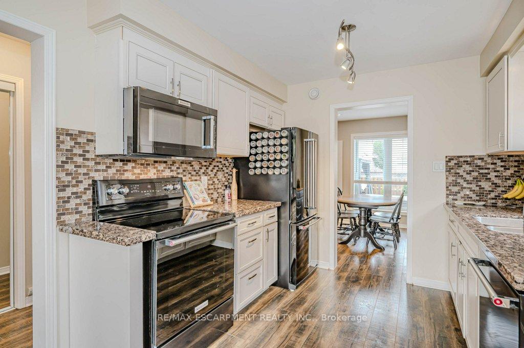 Photo 7 of 633 Amelia Crescent, Burlington, Appleby — HOMEH
