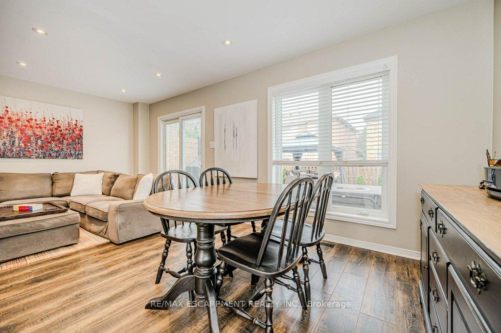 Photo 10 of 633 Amelia Crescent, Burlington, Appleby — HOMEH