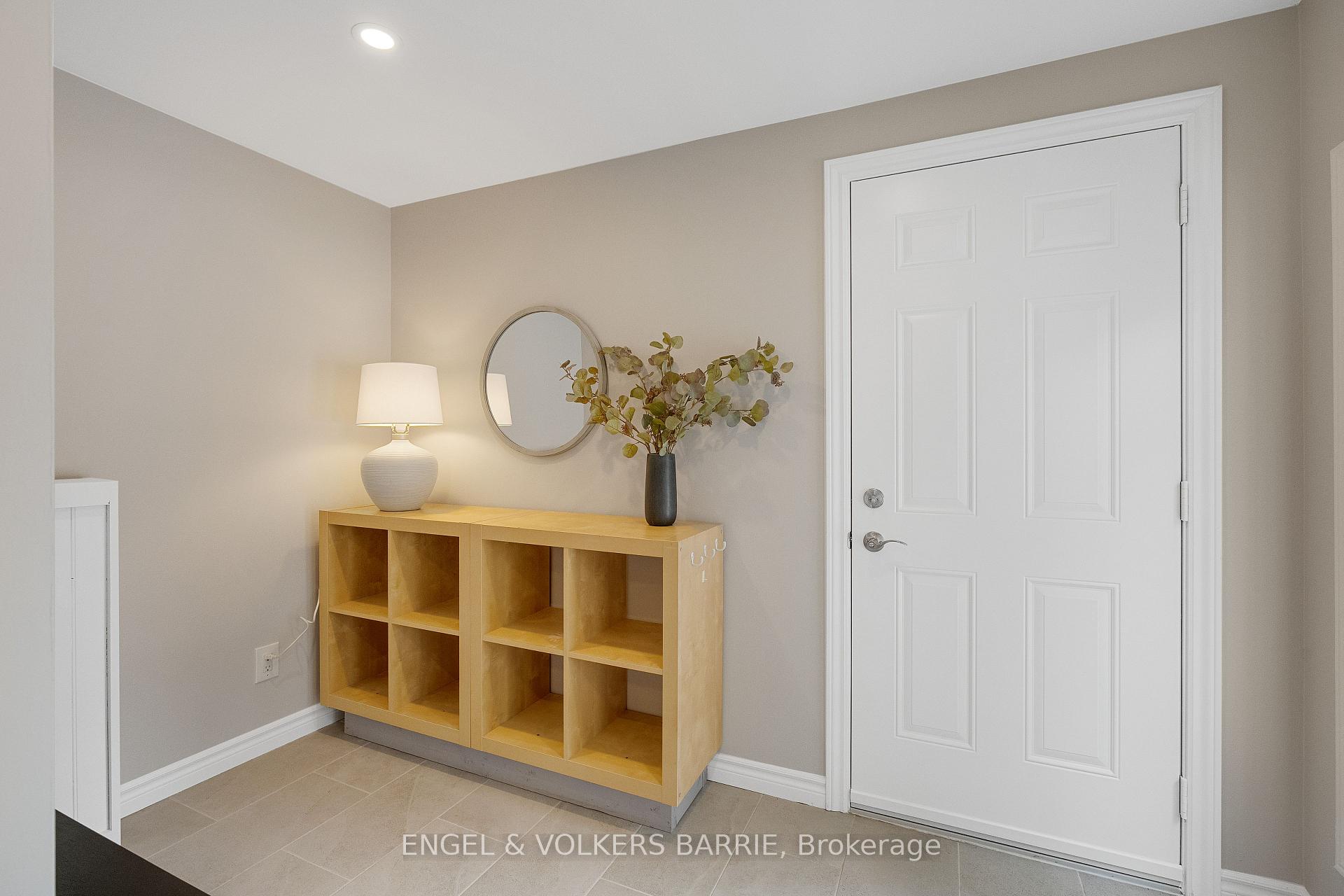 Photo 4 of 30 Garden Drive, Barrie, Allandale Heights — HOMEH