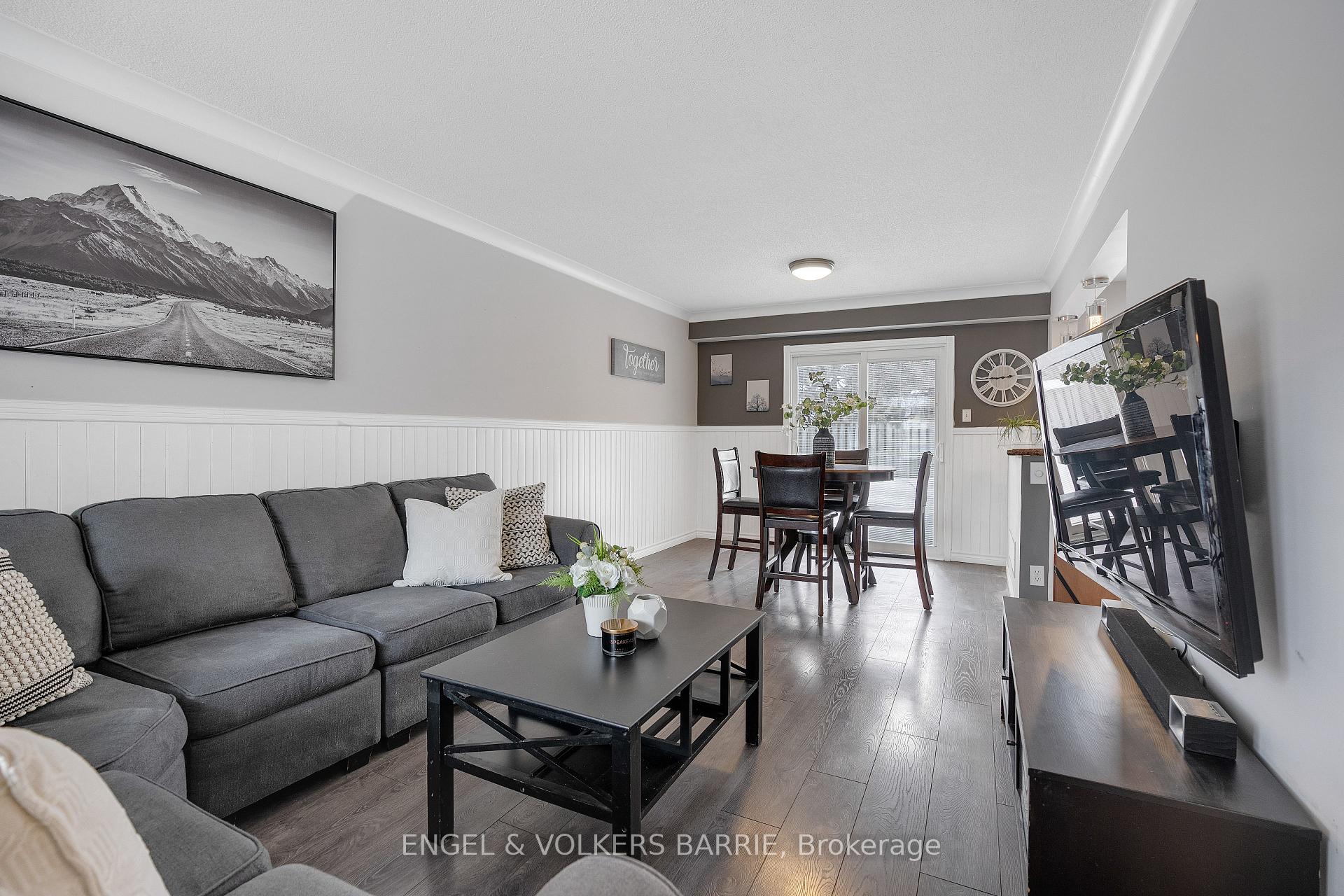 Photo 6 of 30 Garden Drive, Barrie, Allandale Heights — HOMEH