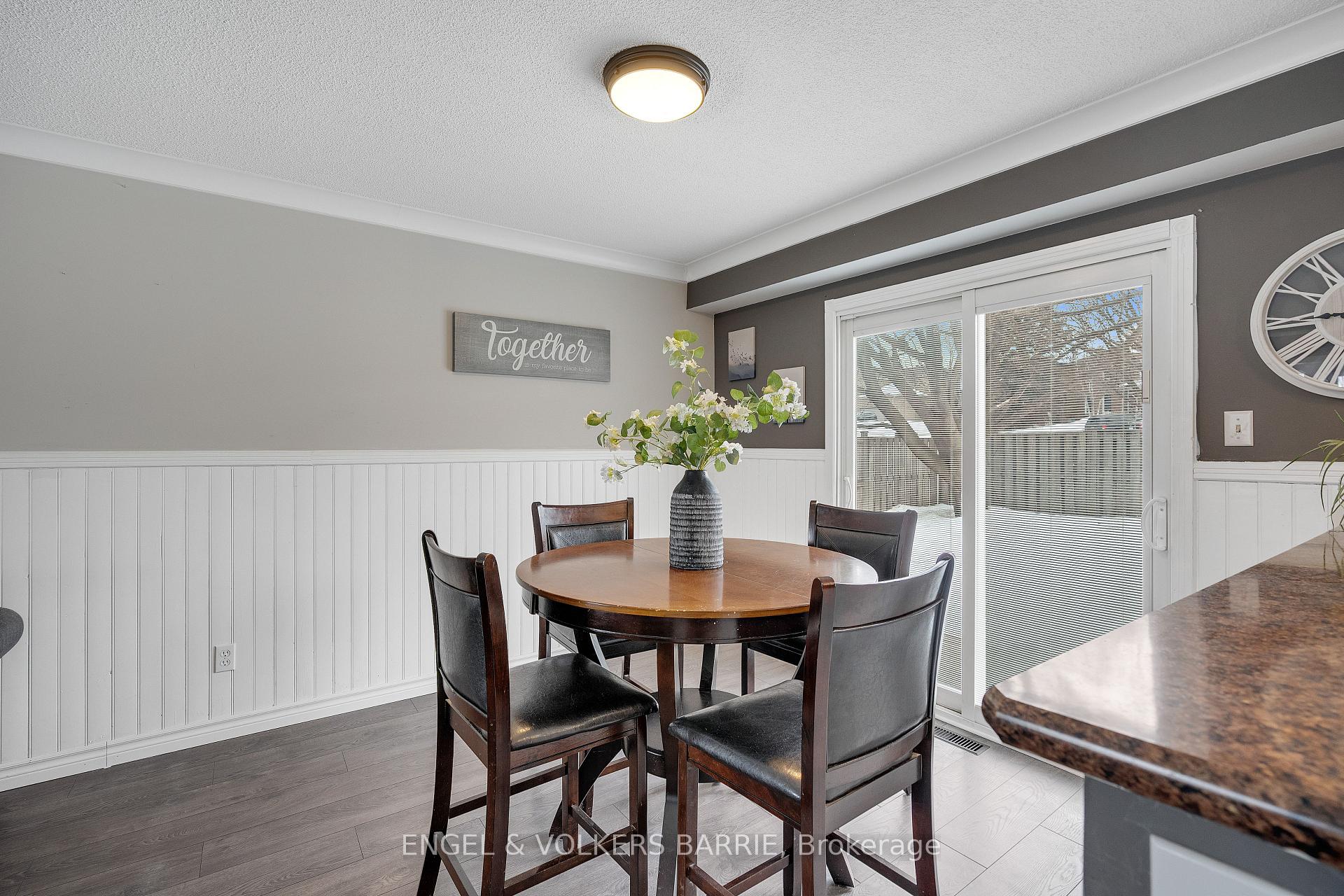 Photo 8 of 30 Garden Drive, Barrie, Allandale Heights — HOMEH