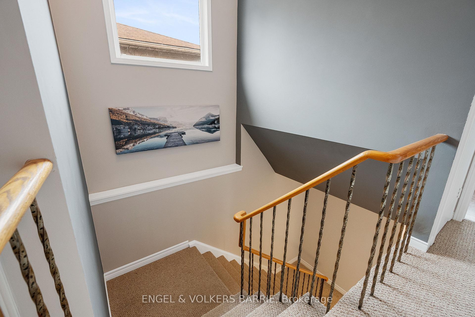 Photo 14 of 30 Garden Drive, Barrie, Allandale Heights — HOMEH