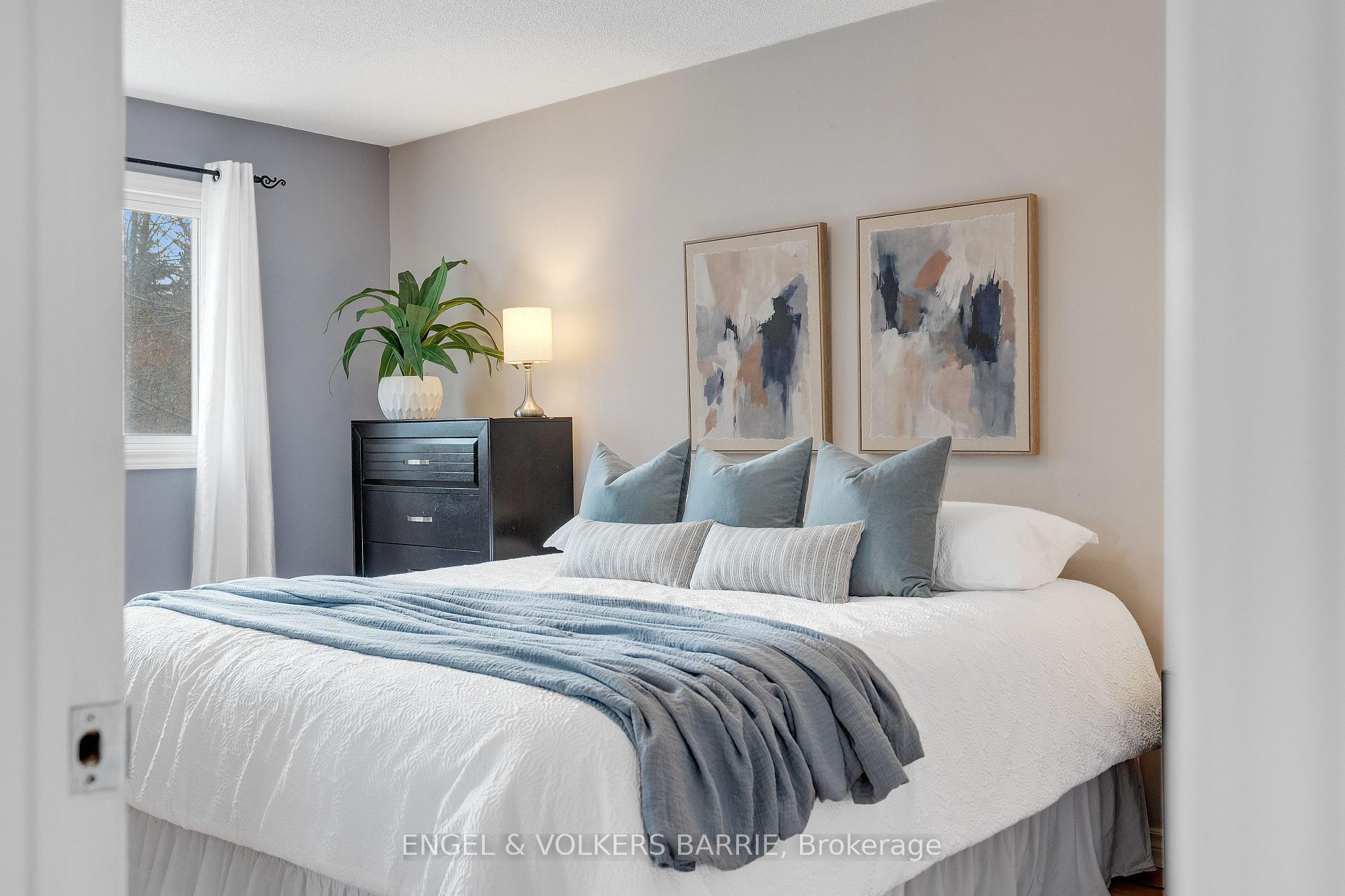 Photo 16 of 30 Garden Drive, Barrie, Allandale Heights — HOMEH