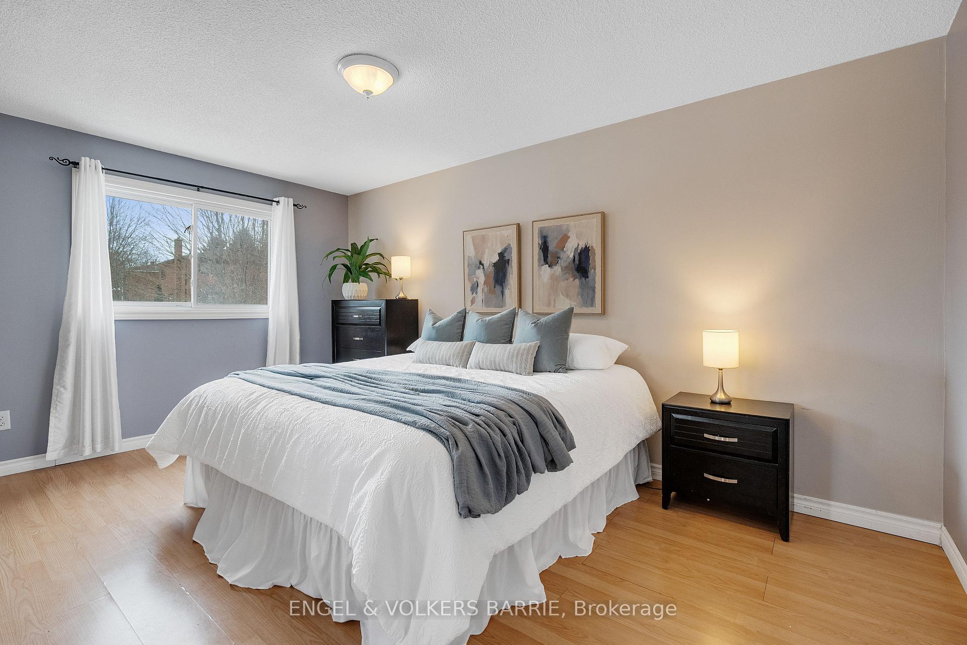 Photo 17 of 30 Garden Drive, Barrie, Allandale Heights — HOMEH