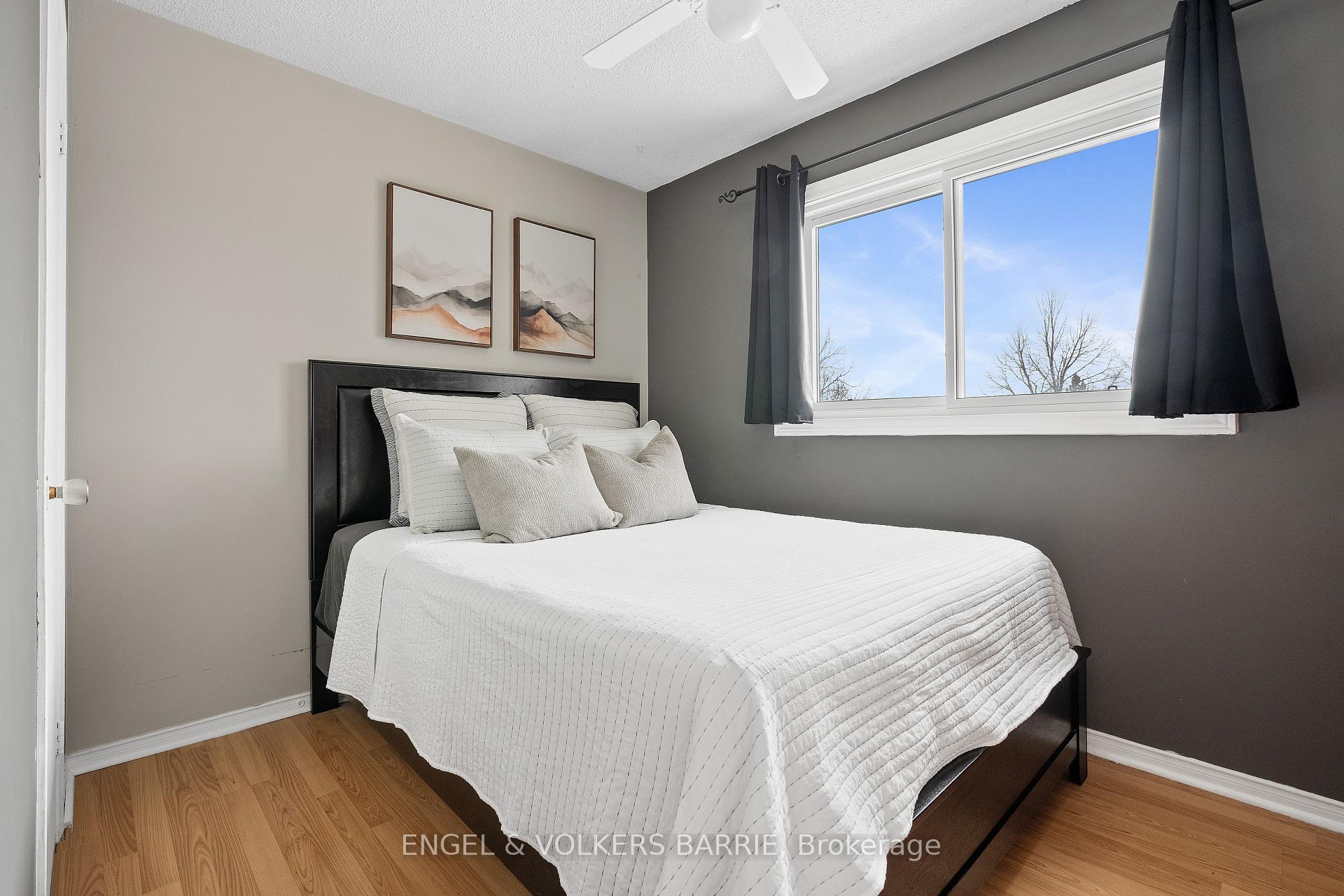 Photo 23 of 30 Garden Drive, Barrie, Allandale Heights — HOMEH