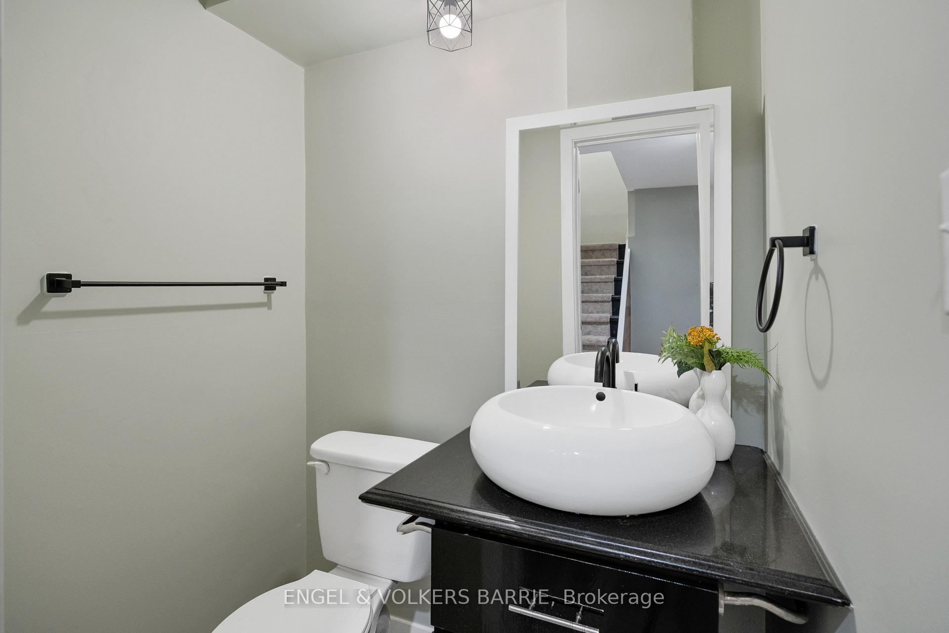 Photo 25 of 30 Garden Drive, Barrie, Allandale Heights — HOMEH
