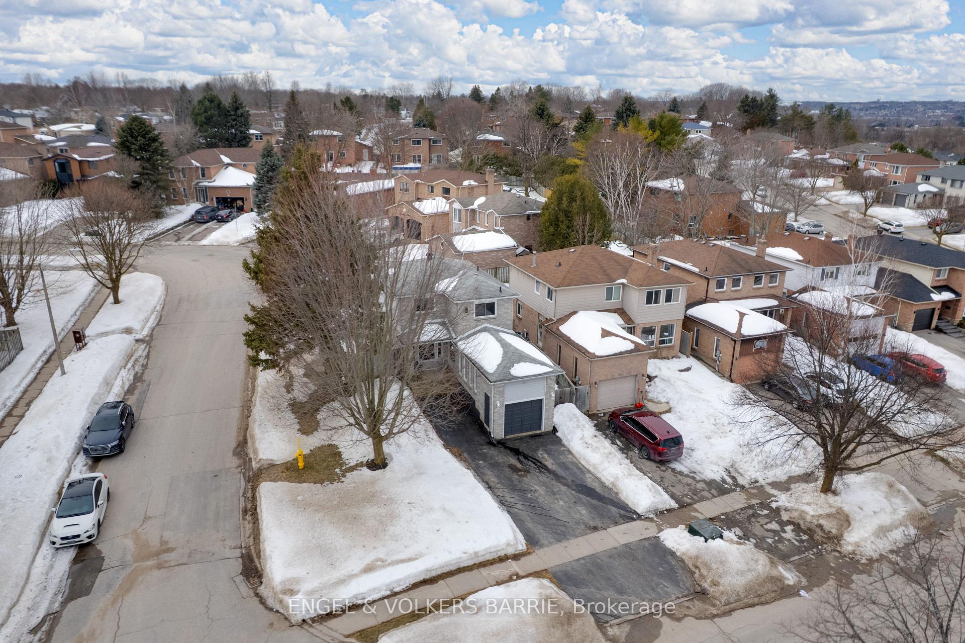 Photo 35 of 30 Garden Drive, Barrie, Allandale Heights — HOMEH
