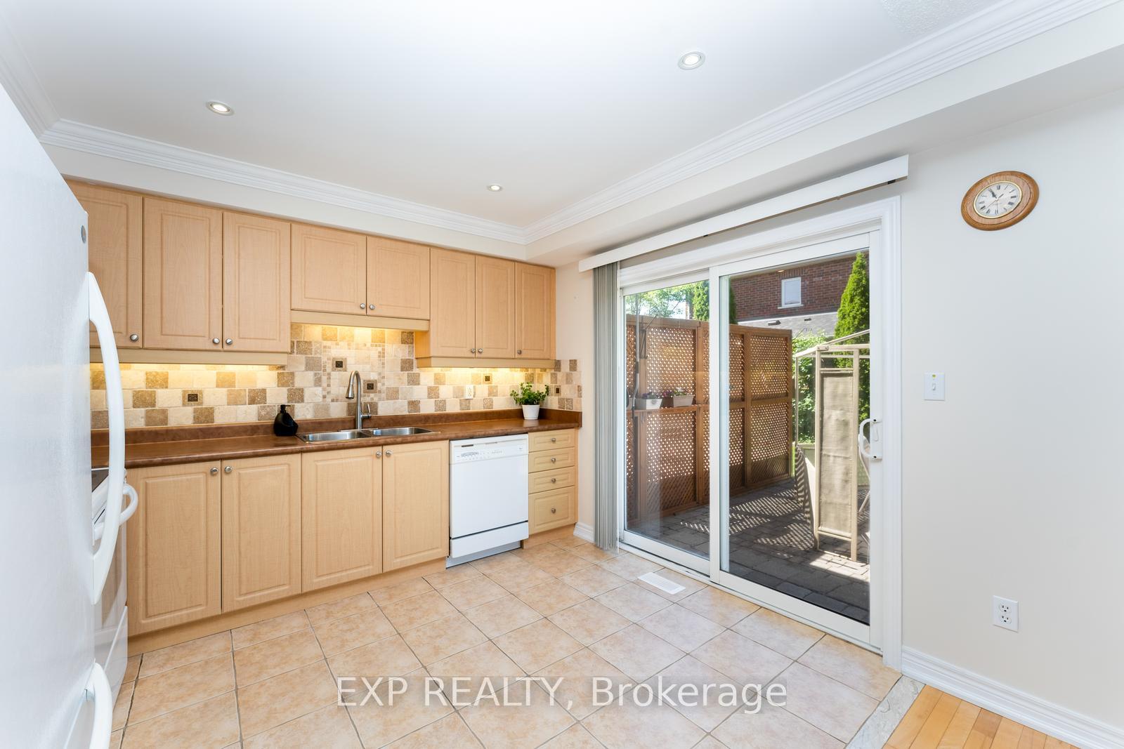 Photo 8 of 2168 Sutton Drive, Burlington, Orchard — HOMEH