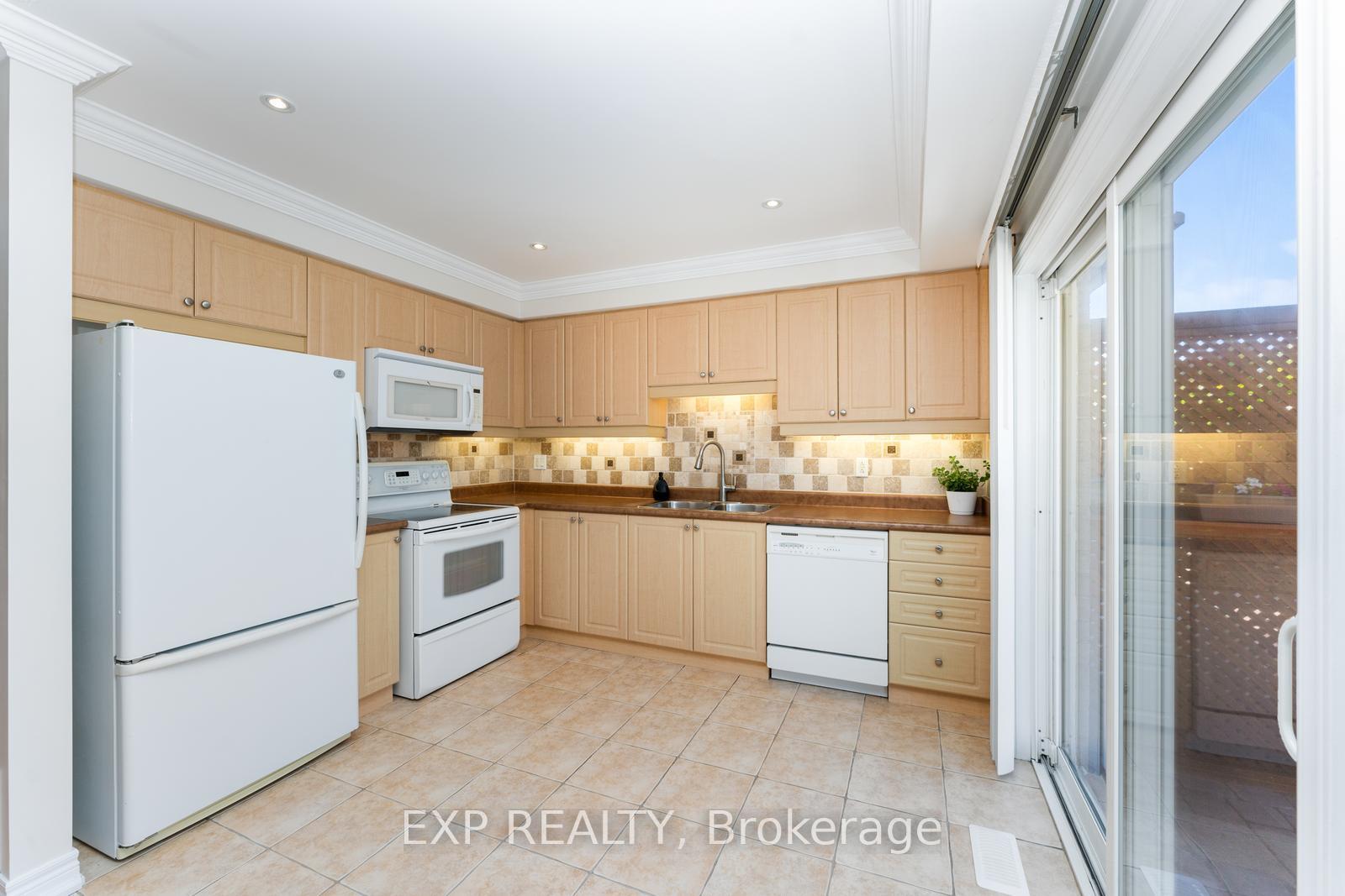 Photo 9 of 2168 Sutton Drive, Burlington, Orchard — HOMEH