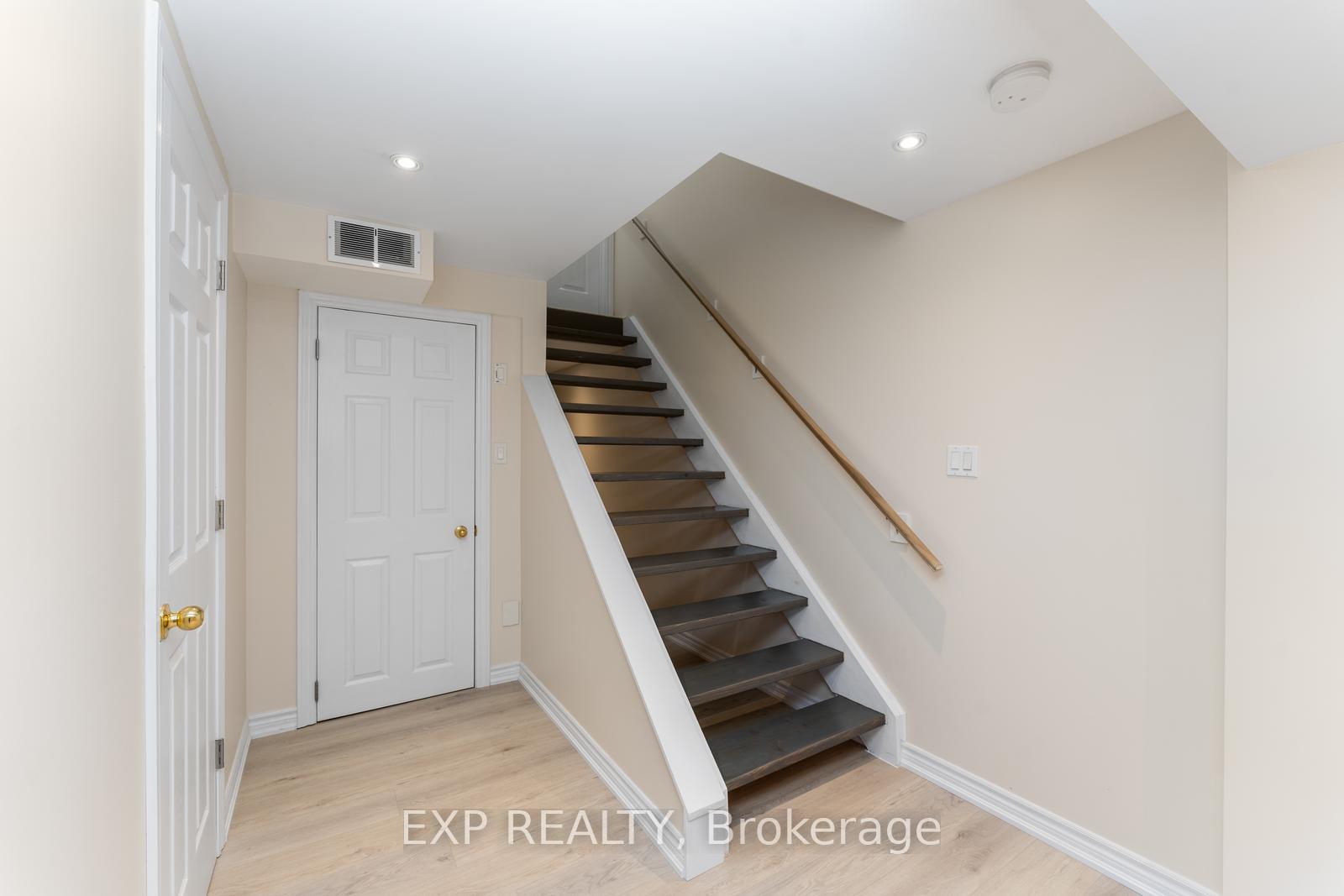 Photo 24 of 2168 Sutton Drive, Burlington, Orchard — HOMEH