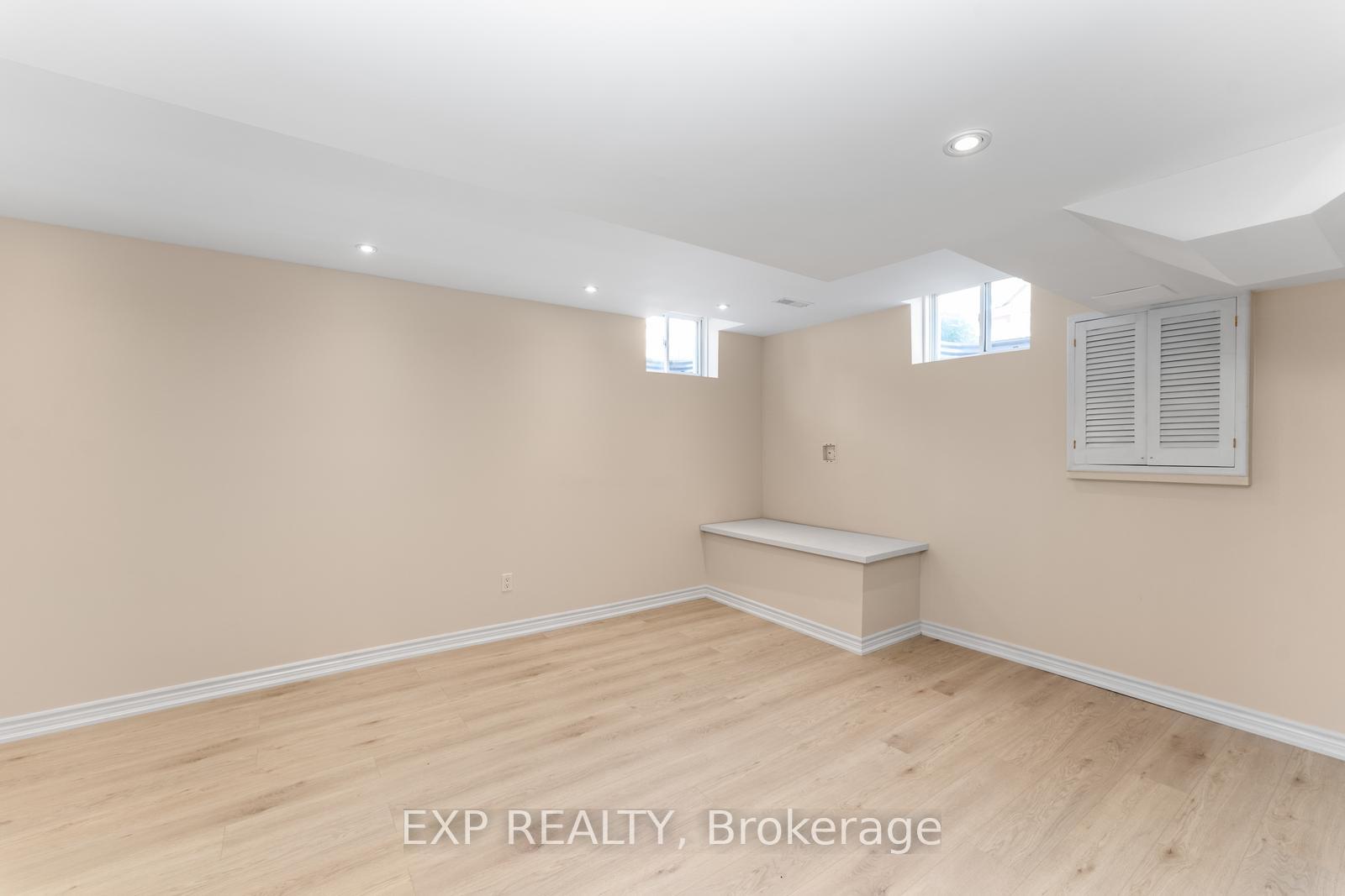 Photo 25 of 2168 Sutton Drive, Burlington, Orchard — HOMEH