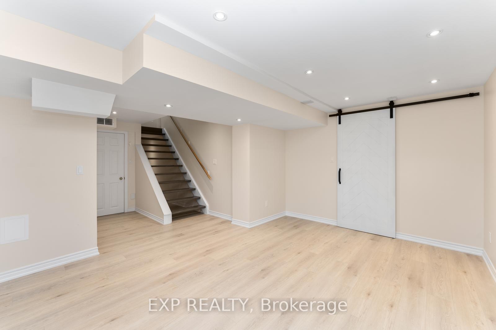 Photo 28 of 2168 Sutton Drive, Burlington, Orchard — HOMEH