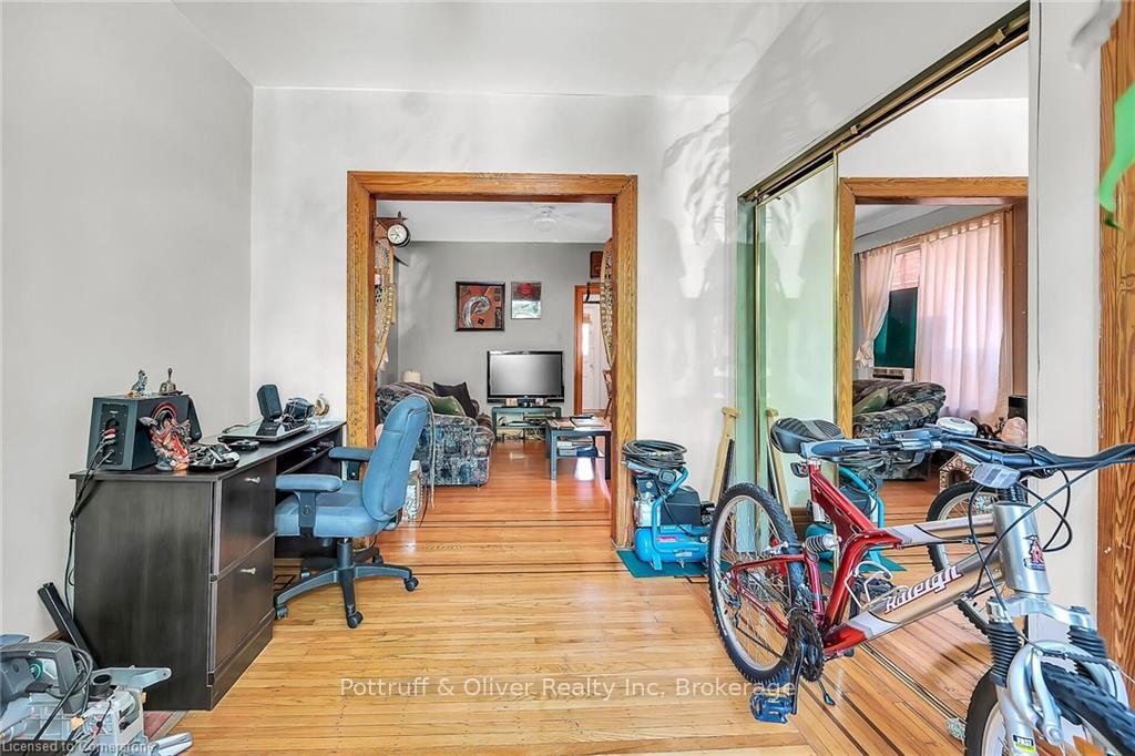 Photo 32 of 49 East Bend Avenue S, Hamilton, Crown Point — HOMEH