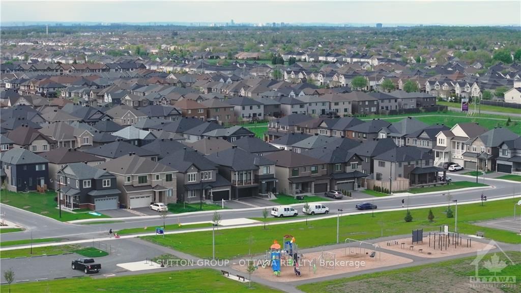 Photo 2 of 726 Cappamore Drive, Ottawa, Barrhaven - Half Moon Bay — HOMEH