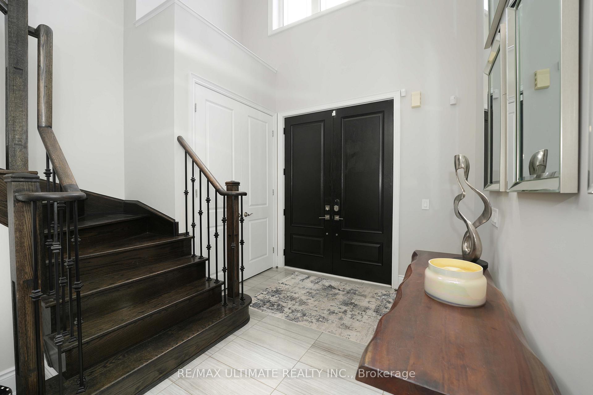 Photo 11 of 143 Dunrobin Crescent, Vaughan, Kleinburg — HOMEH