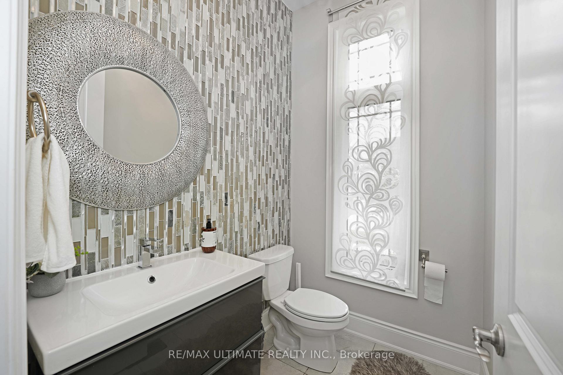 Photo 14 of 143 Dunrobin Crescent, Vaughan, Kleinburg — HOMEH