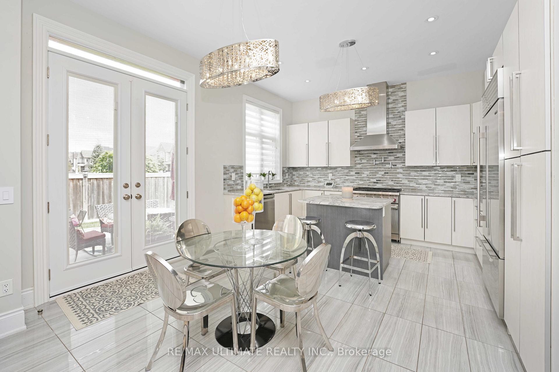 Photo 20 of 143 Dunrobin Crescent, Vaughan, Kleinburg — HOMEH