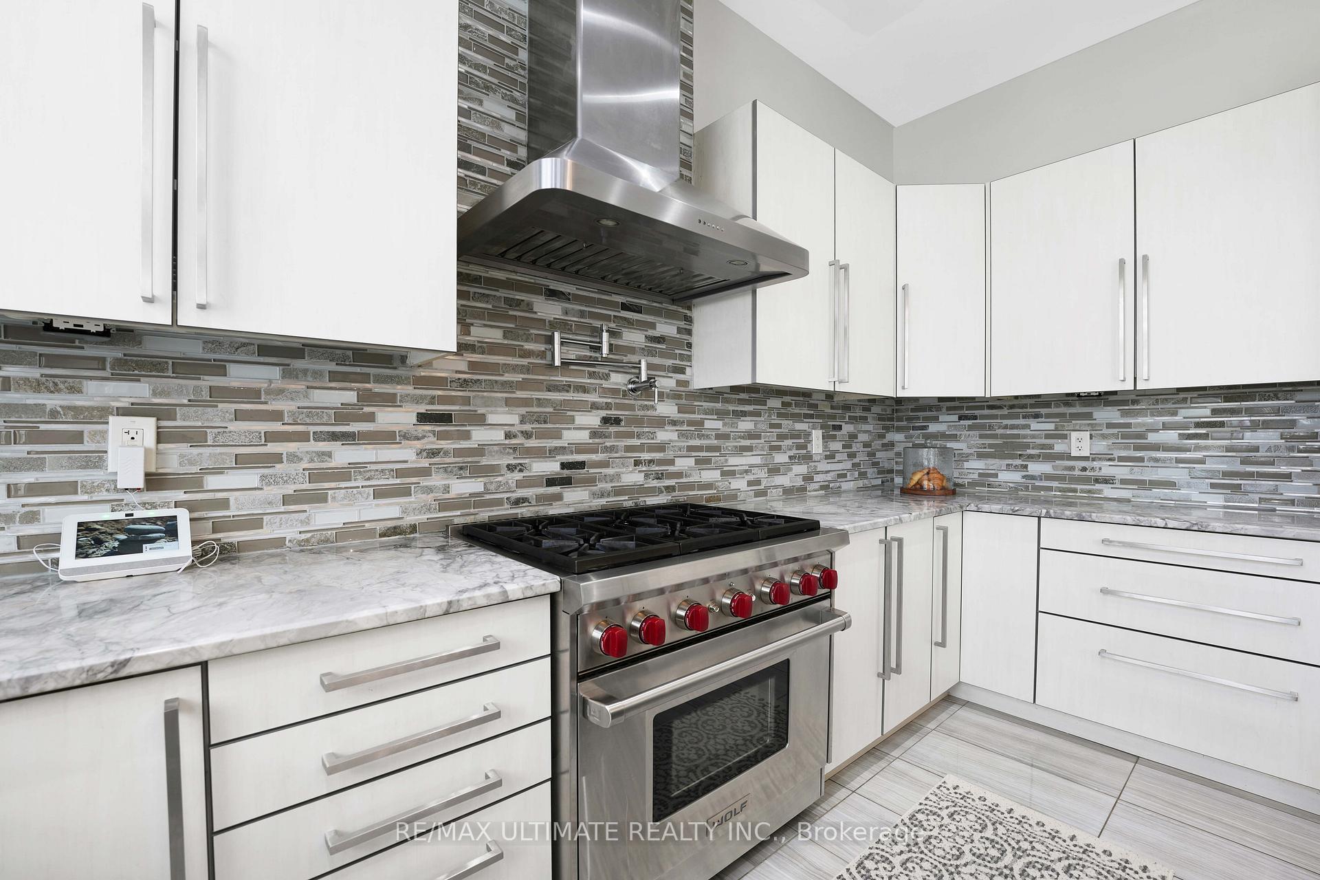 Photo 24 of 143 Dunrobin Crescent, Vaughan, Kleinburg — HOMEH