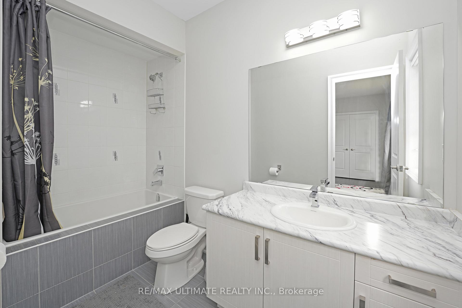 Photo 32 of 143 Dunrobin Crescent, Vaughan, Kleinburg — HOMEH