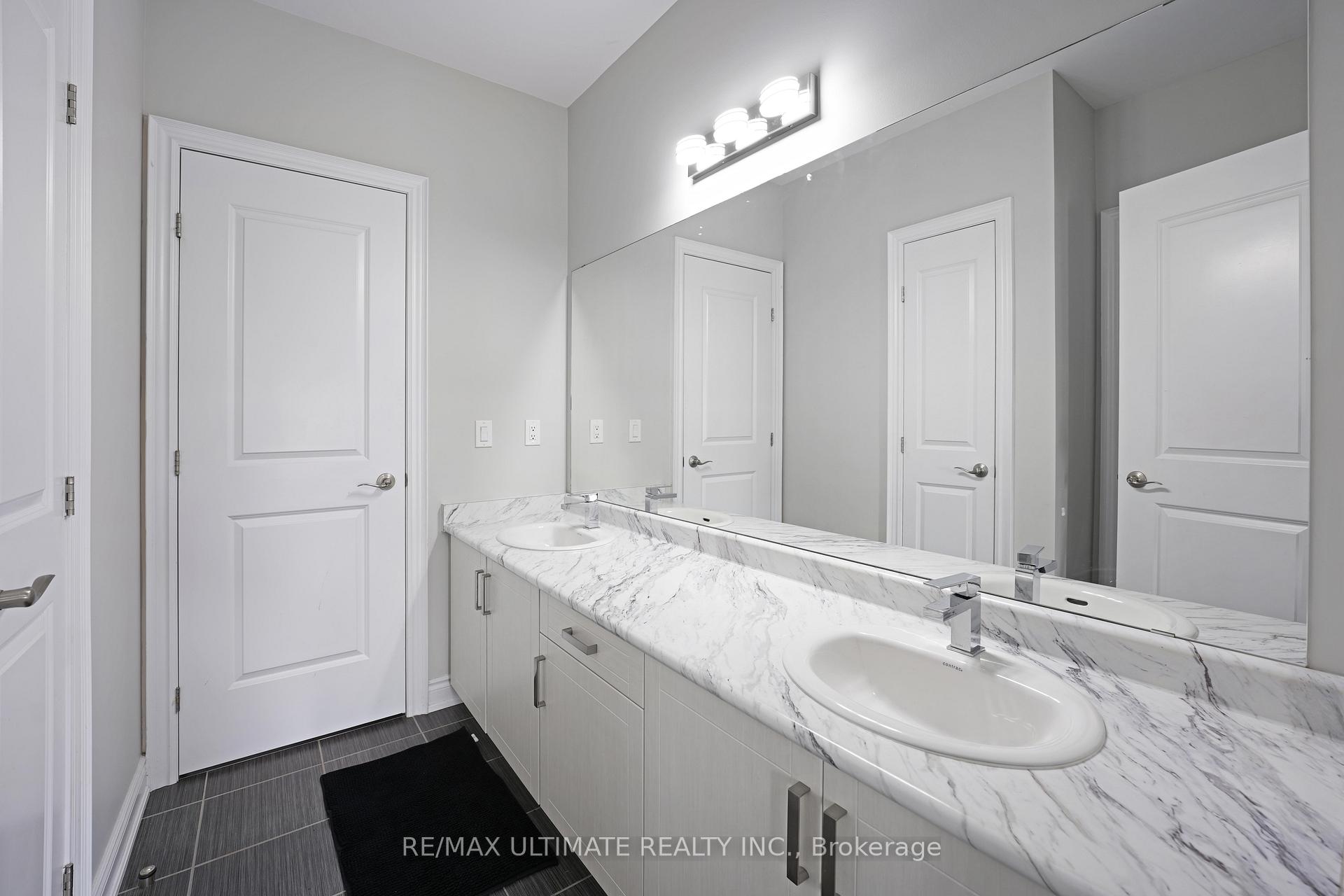 Photo 35 of 143 Dunrobin Crescent, Vaughan, Kleinburg — HOMEH