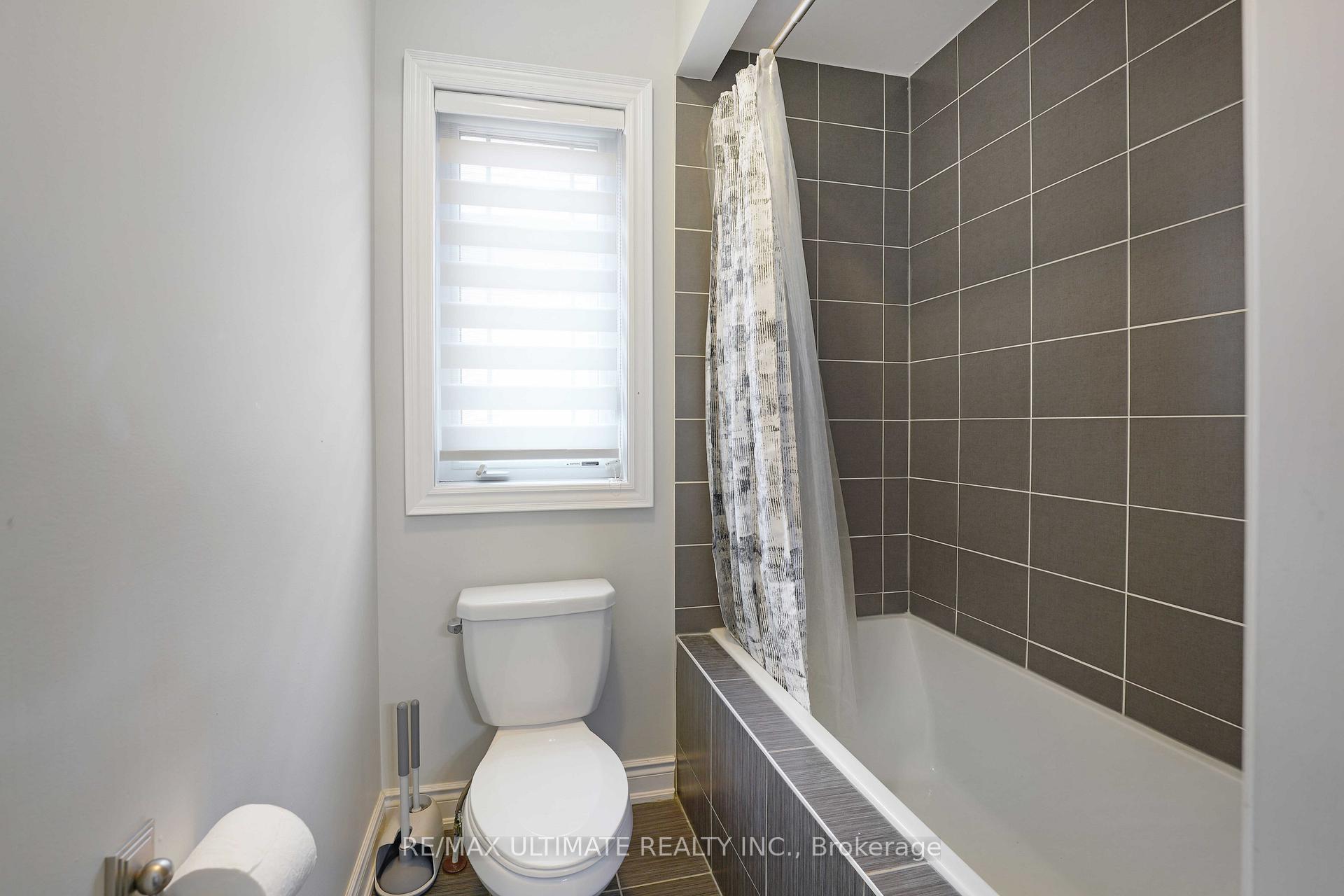 Photo 36 of 143 Dunrobin Crescent, Vaughan, Kleinburg — HOMEH