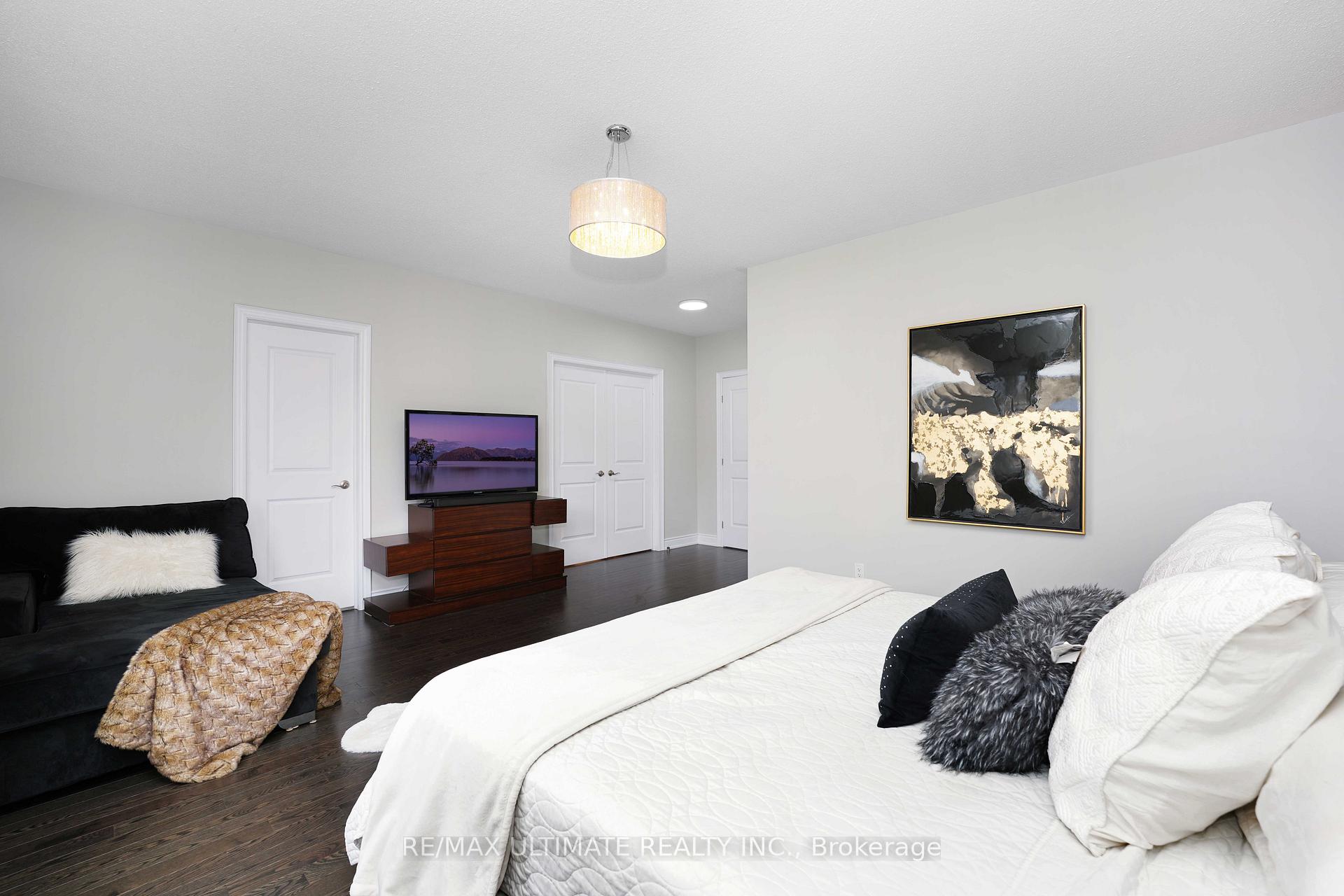 Photo 40 of 143 Dunrobin Crescent, Vaughan, Kleinburg — HOMEH