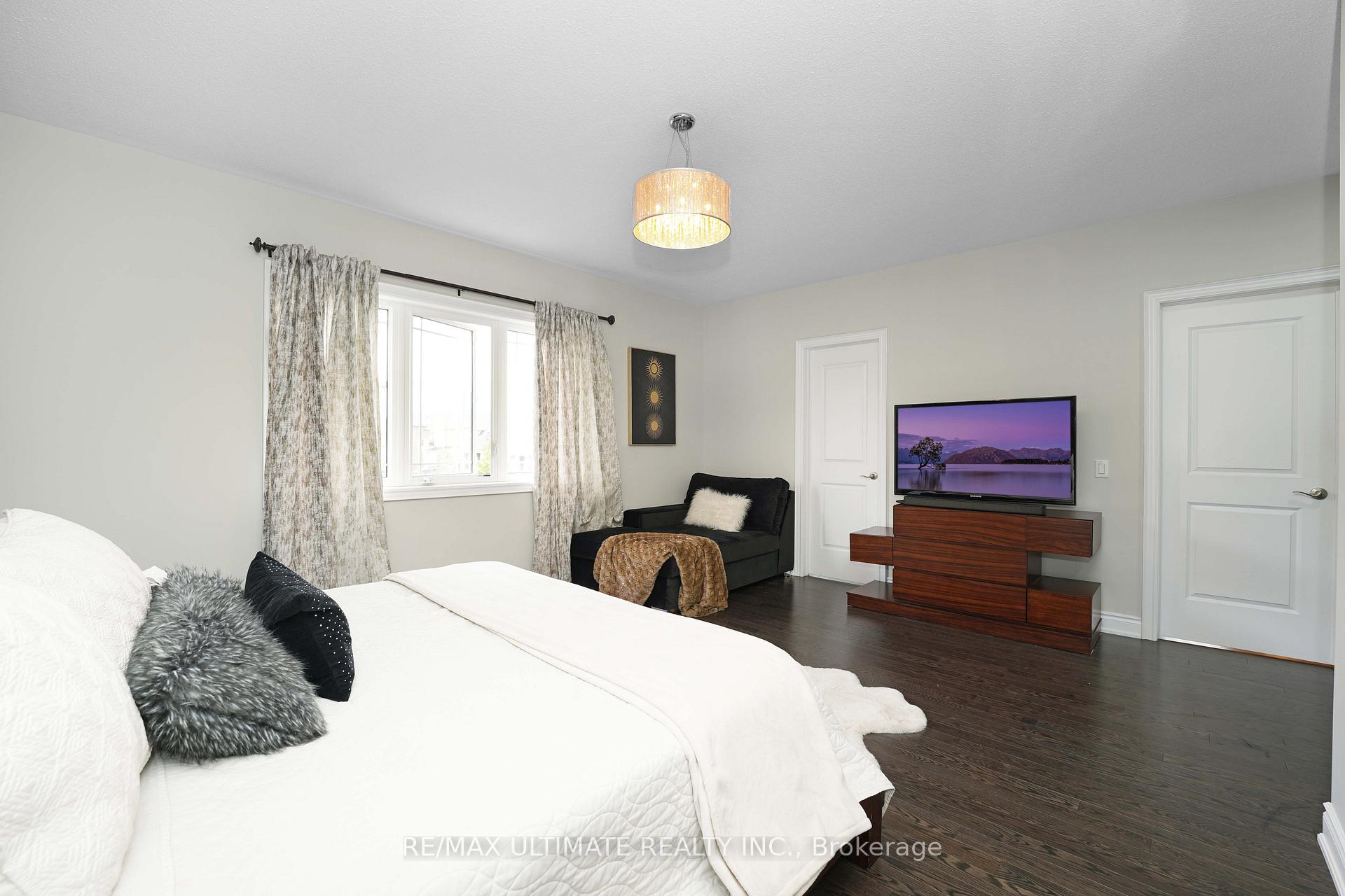 Photo 41 of 143 Dunrobin Crescent, Vaughan, Kleinburg — HOMEH