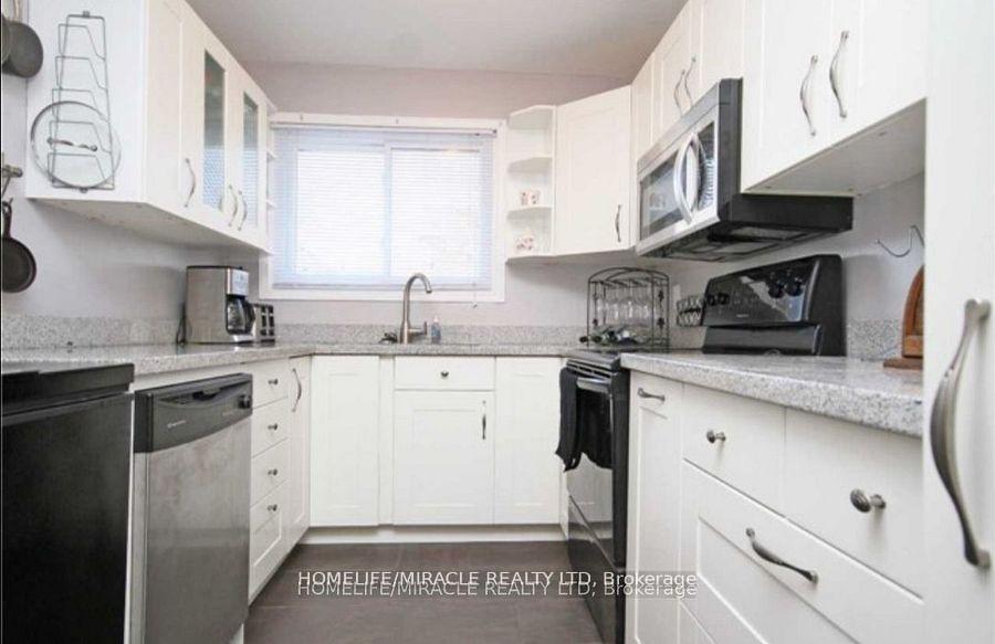 Photo 5 of Unit Upper, 41 Hindquarter Court, Brampton, Central Park — HOMEH