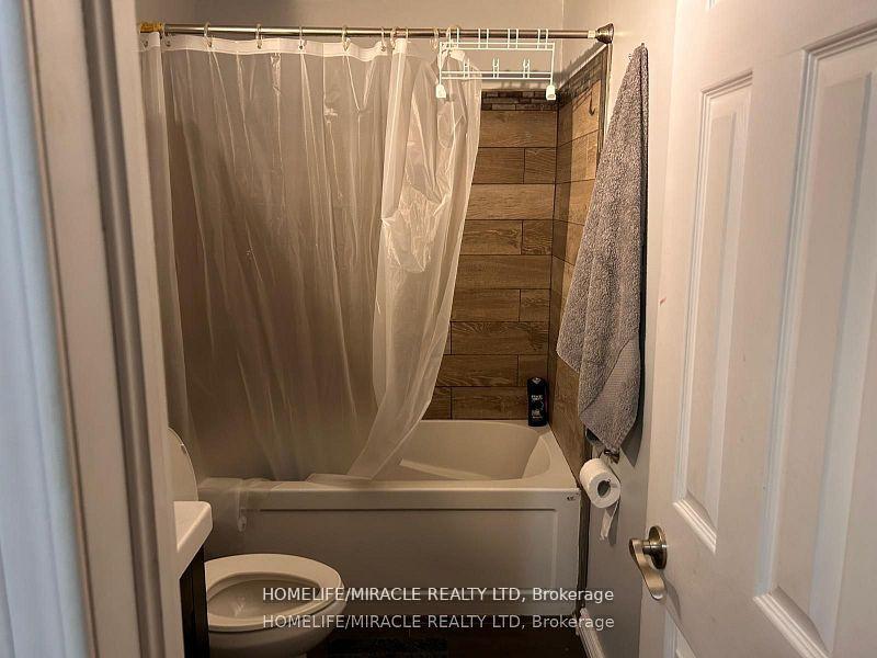Photo 12 of Unit Upper, 41 Hindquarter Court, Brampton, Central Park — HOMEH