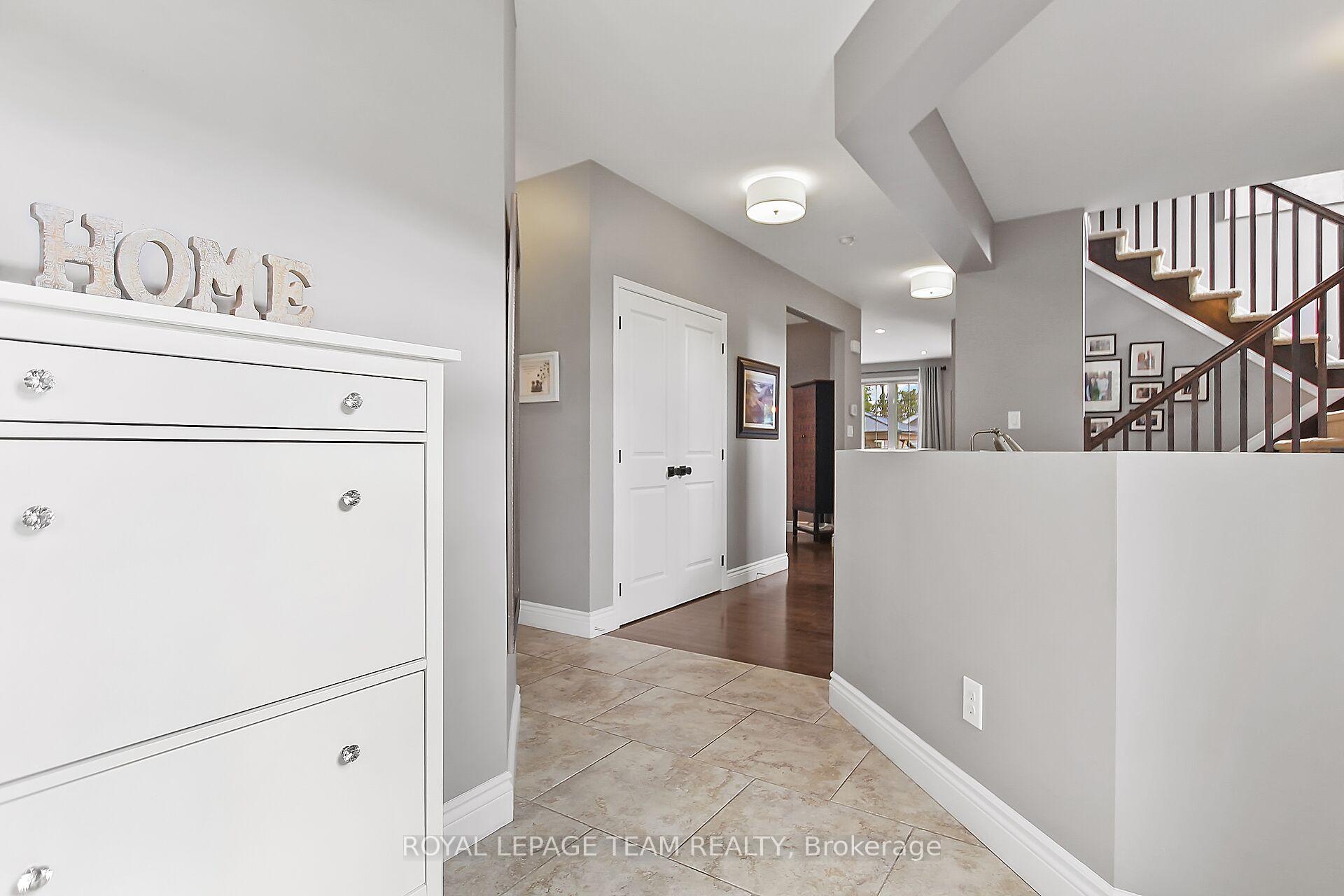 Photo 4 of 949 Rossburn Crescent, Ottawa, Barrhaven - Stonebridge — HOMEH