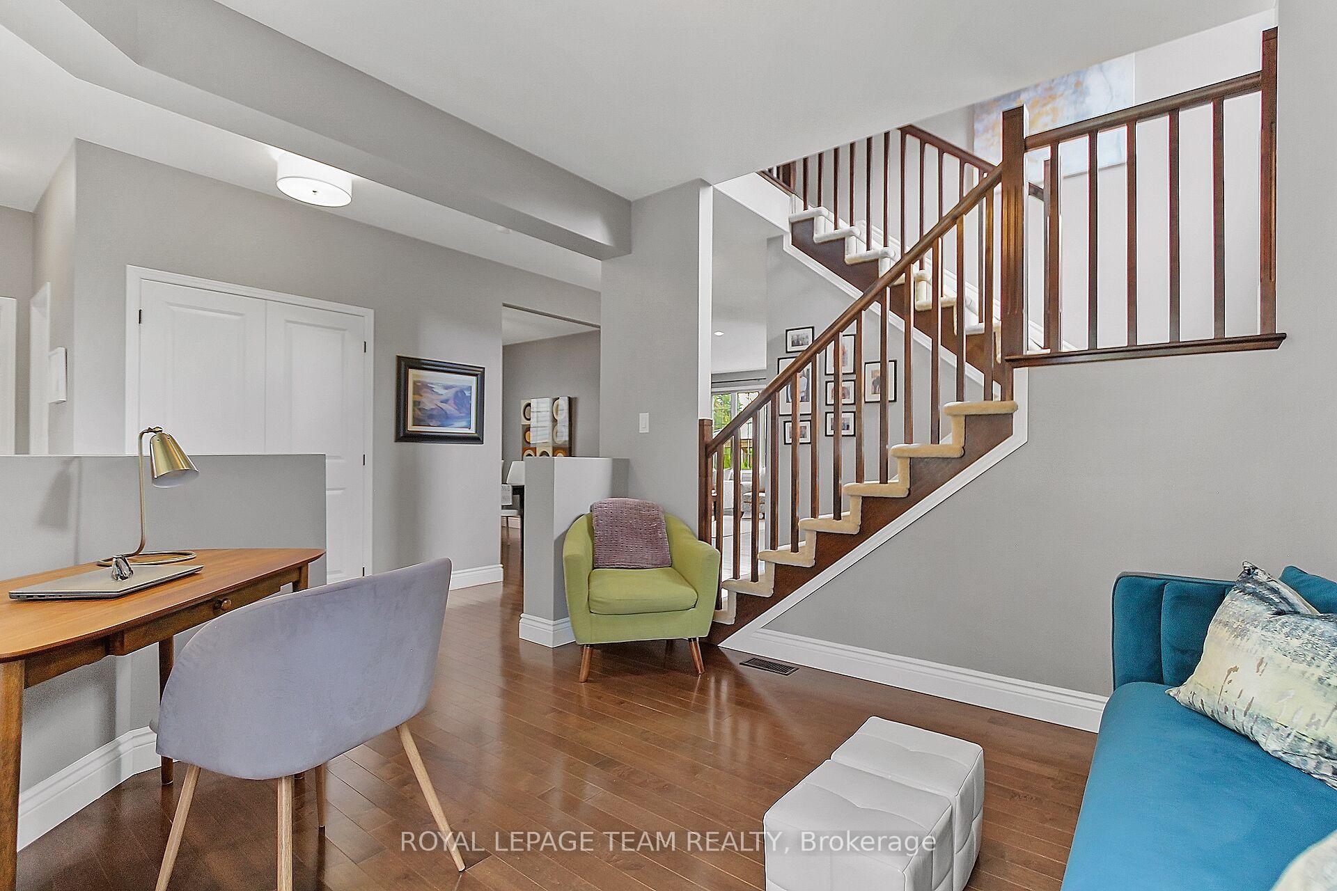 Photo 6 of 949 Rossburn Crescent, Ottawa, Barrhaven - Stonebridge — HOMEH