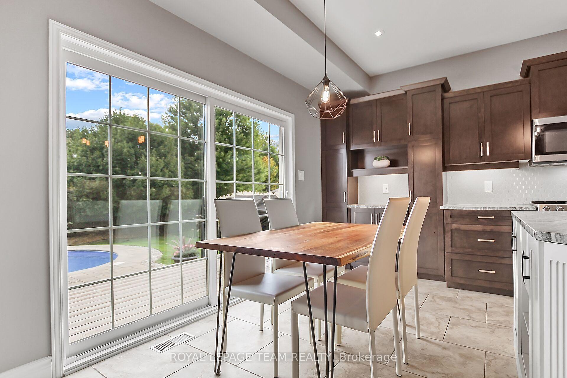 Photo 10 of 949 Rossburn Crescent, Ottawa, Barrhaven - Stonebridge — HOMEH
