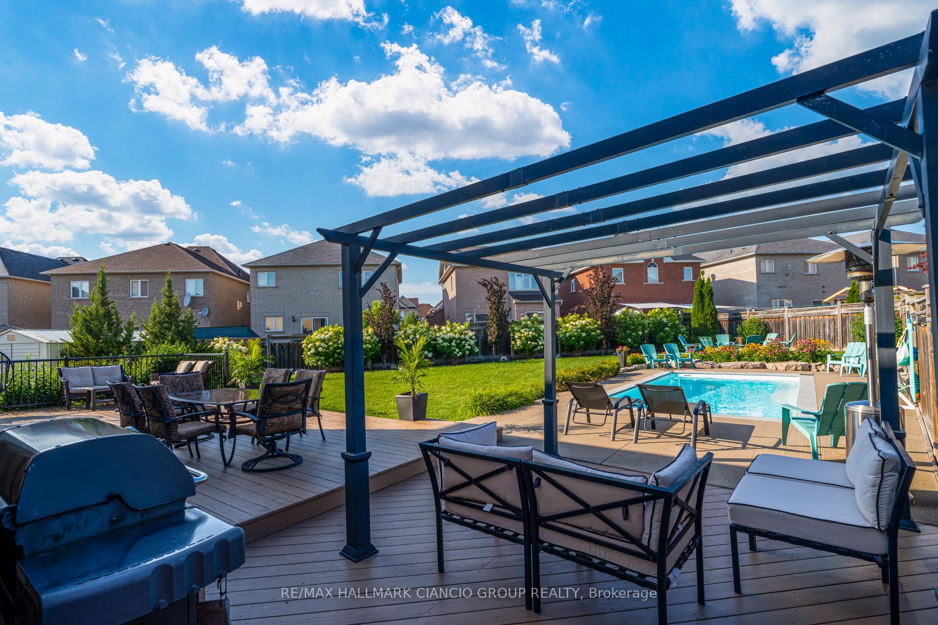 Photo 3 of 81 Aidan Drive, Vaughan, Vellore Village — HOMEH