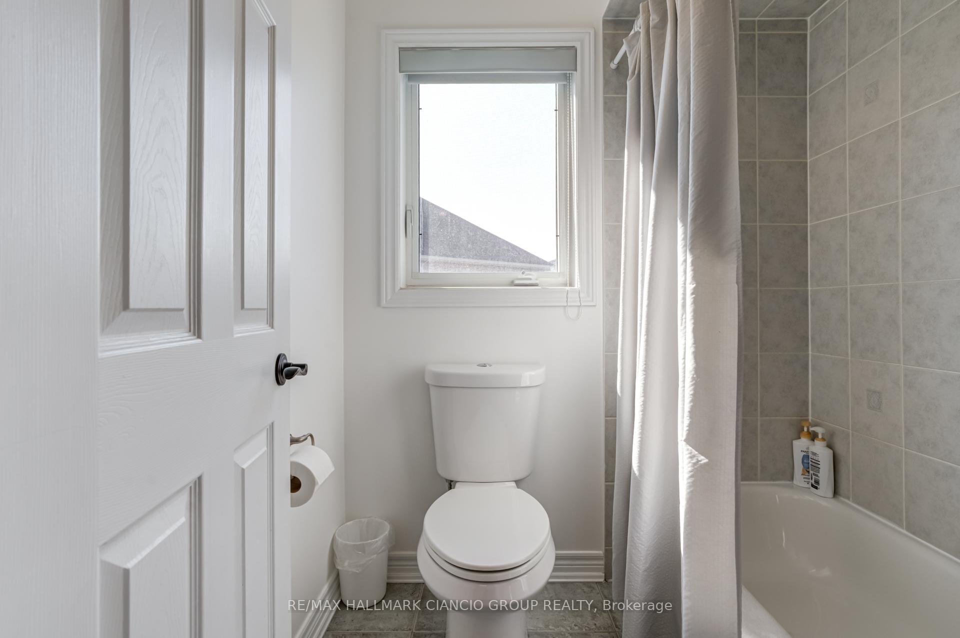 Photo 24 of 81 Aidan Drive, Vaughan, Vellore Village — HOMEH