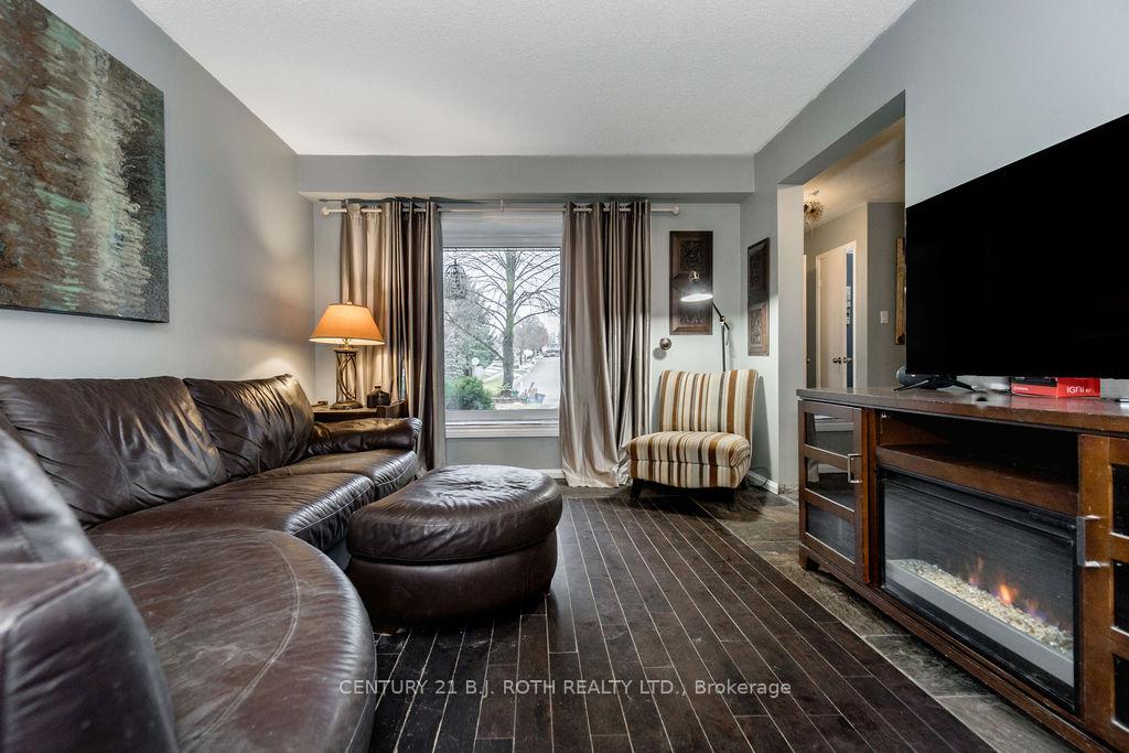 Photo 10 of 71 Garden Drive, Barrie, Allandale Heights — HOMEH
