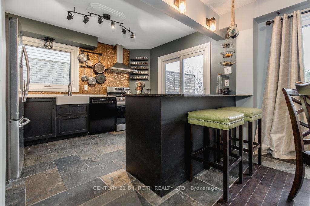 Photo 18 of 71 Garden Drive, Barrie, Allandale Heights — HOMEH