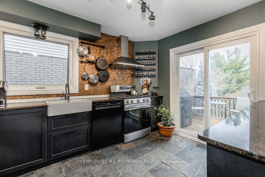 Photo 21 of 71 Garden Drive, Barrie, Allandale Heights — HOMEH