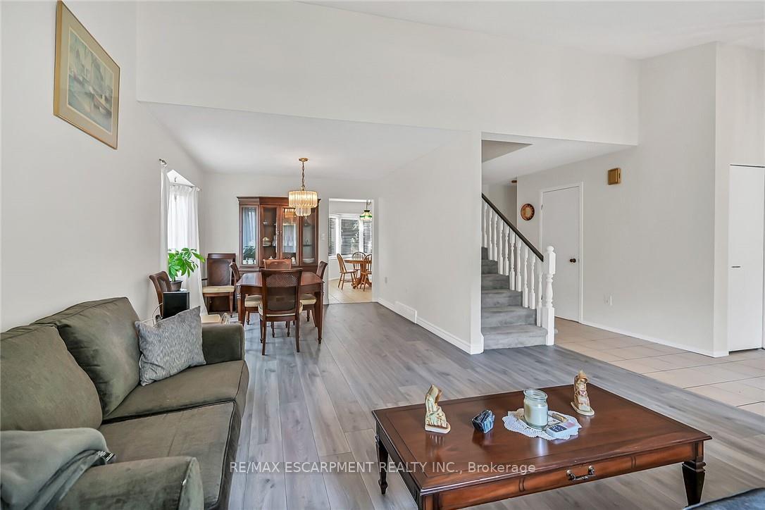 Photo 11 of 71 Kennard Street, Hamilton, Stoney Creek Mountain — HOMEH