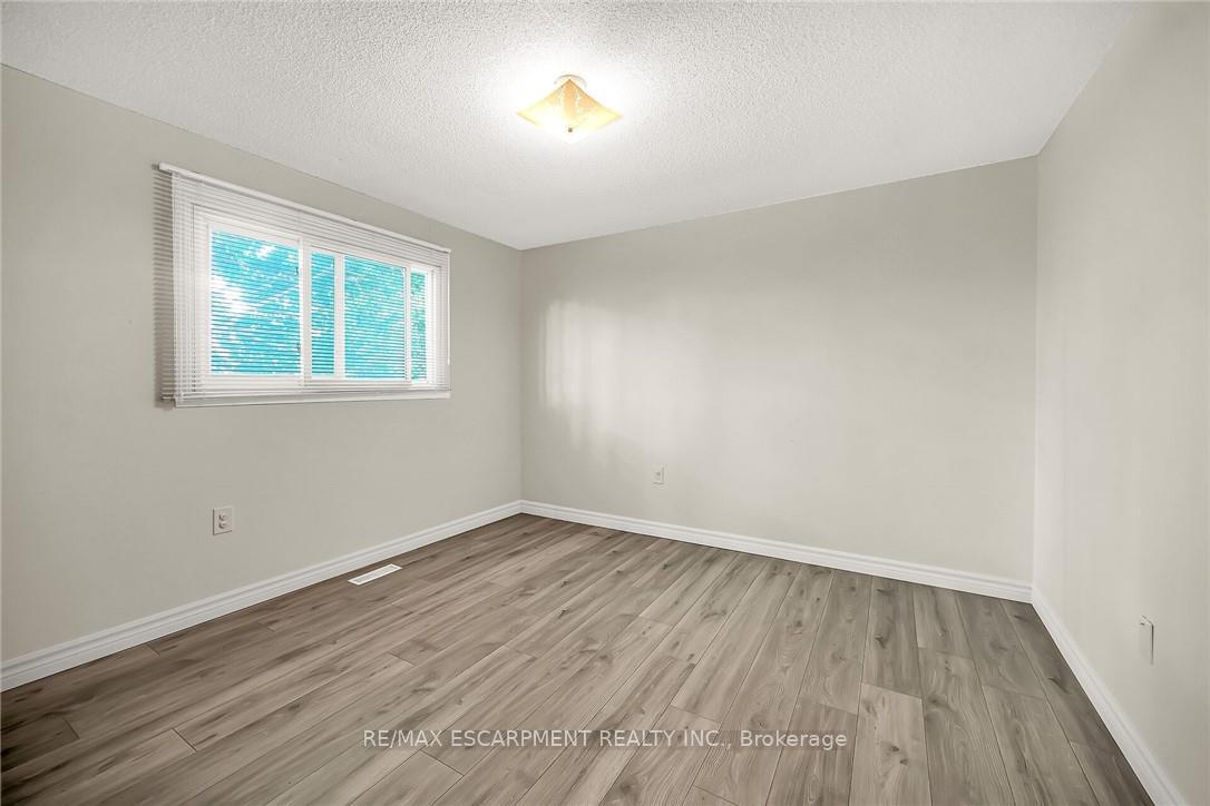 Photo 26 of 71 Kennard Street, Hamilton, Stoney Creek Mountain — HOMEH