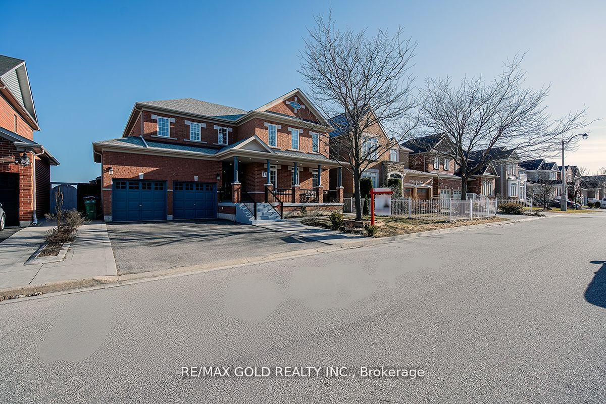 Photo 2 of 17 Yellow Pine Road, Brampton, Bram East — HOMEH