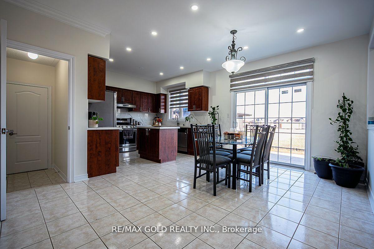 Photo 9 of 17 Yellow Pine Road, Brampton, Bram East — HOMEH