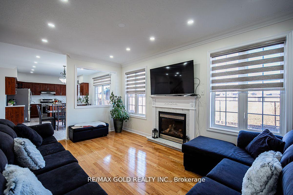 Photo 15 of 17 Yellow Pine Road, Brampton, Bram East — HOMEH
