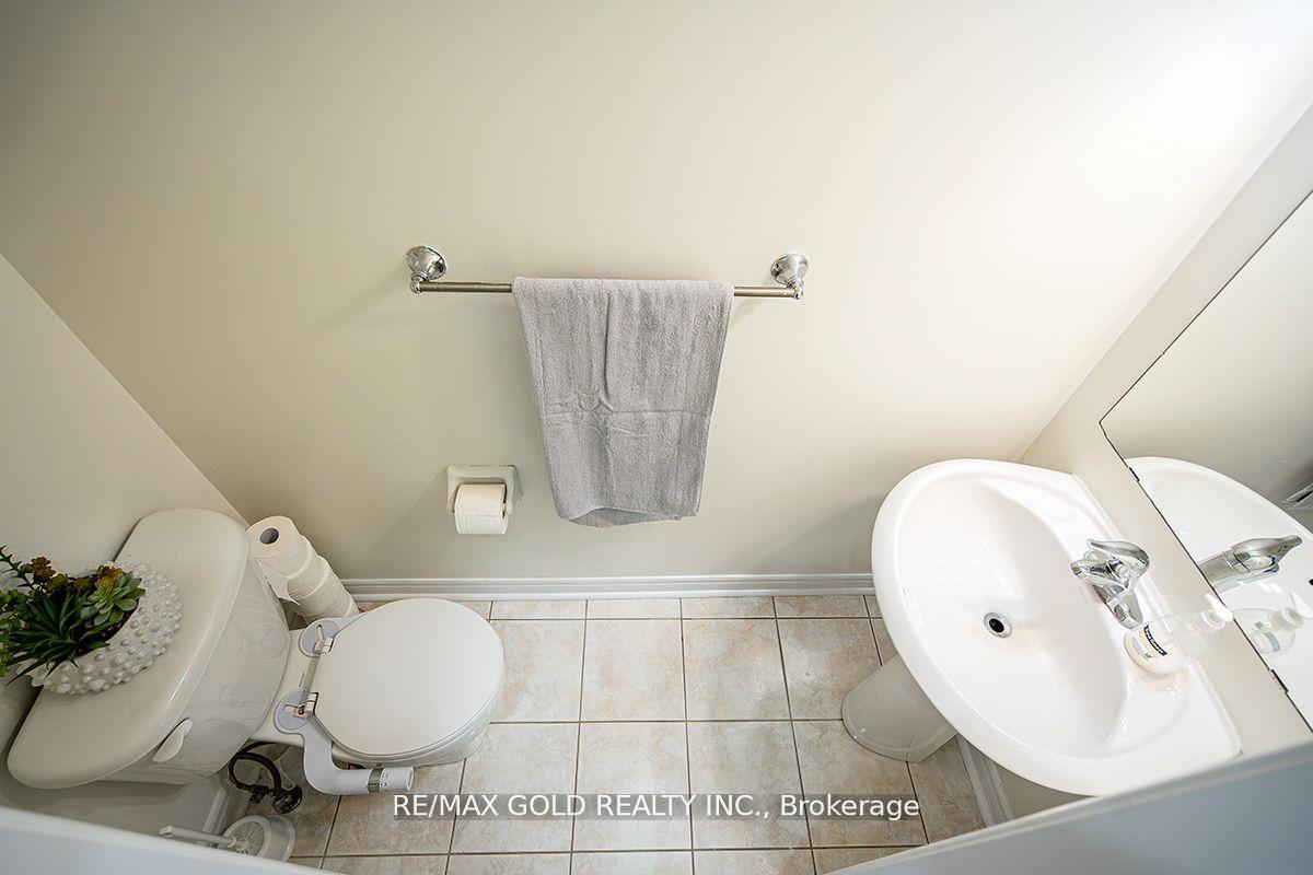 Photo 16 of 17 Yellow Pine Road, Brampton, Bram East — HOMEH