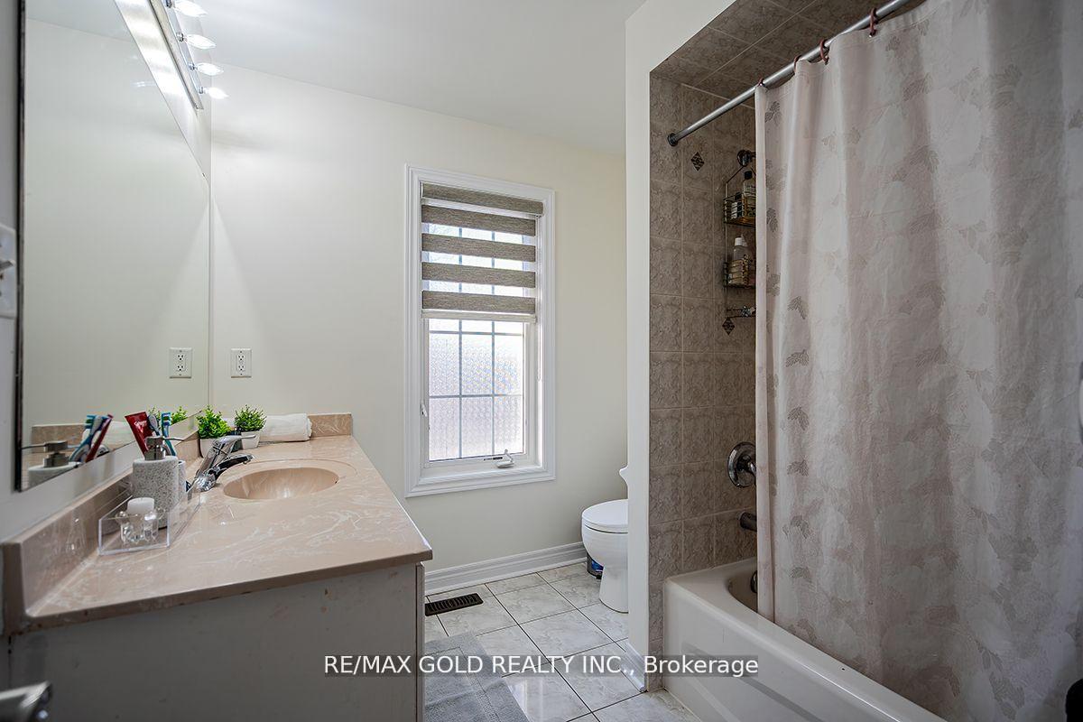 Photo 31 of 17 Yellow Pine Road, Brampton, Bram East — HOMEH