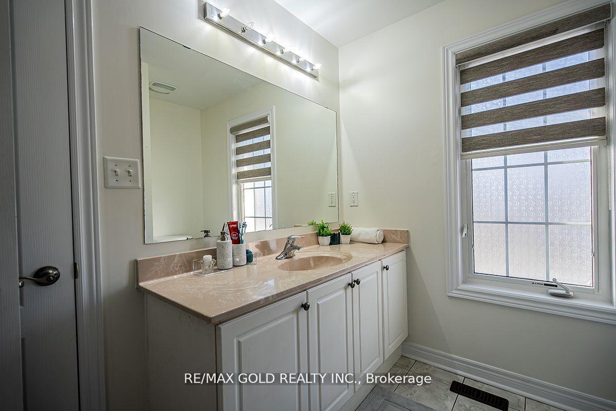 Photo 32 of 17 Yellow Pine Road, Brampton, Bram East — HOMEH
