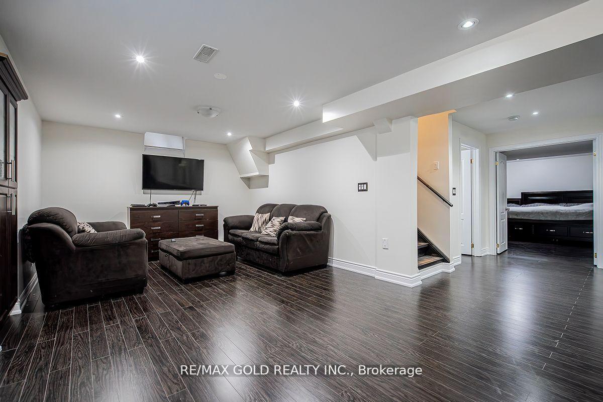 Photo 38 of 17 Yellow Pine Road, Brampton, Bram East — HOMEH