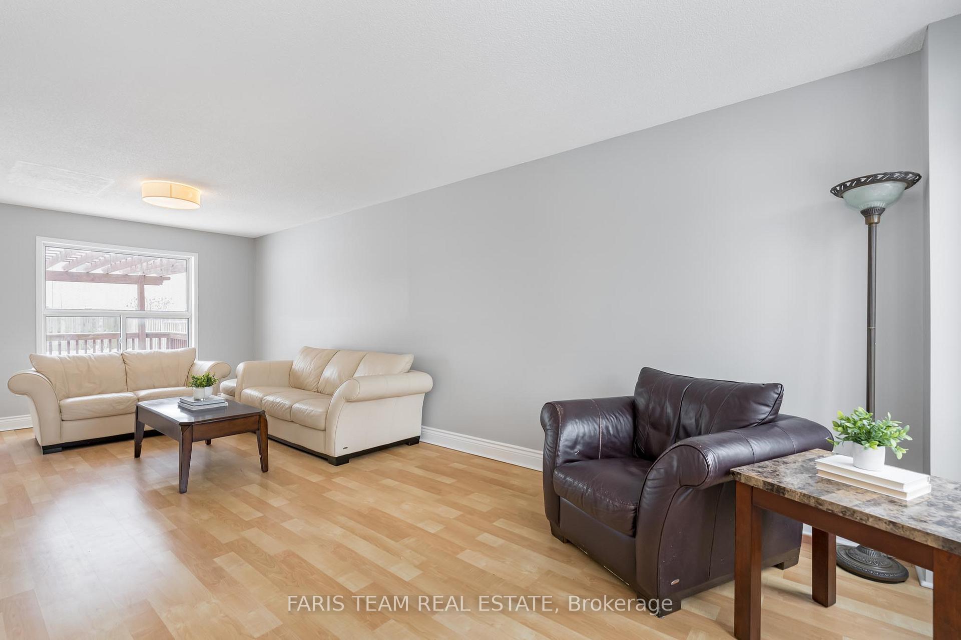 Photo 6 of 61 Taylor Drive, Barrie, Bayshore — HOMEH